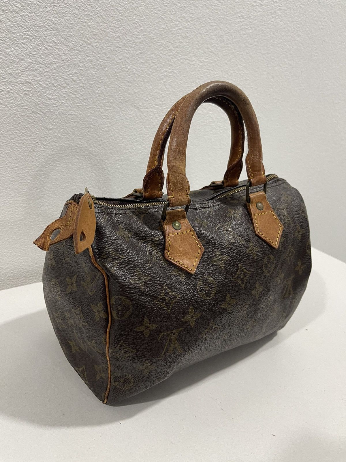 Louis Vuitton LOUIS VUTTON MONOGRAM SPEEDY 25 HAND BAG Size ONE SIZE - 4 Thumbnail