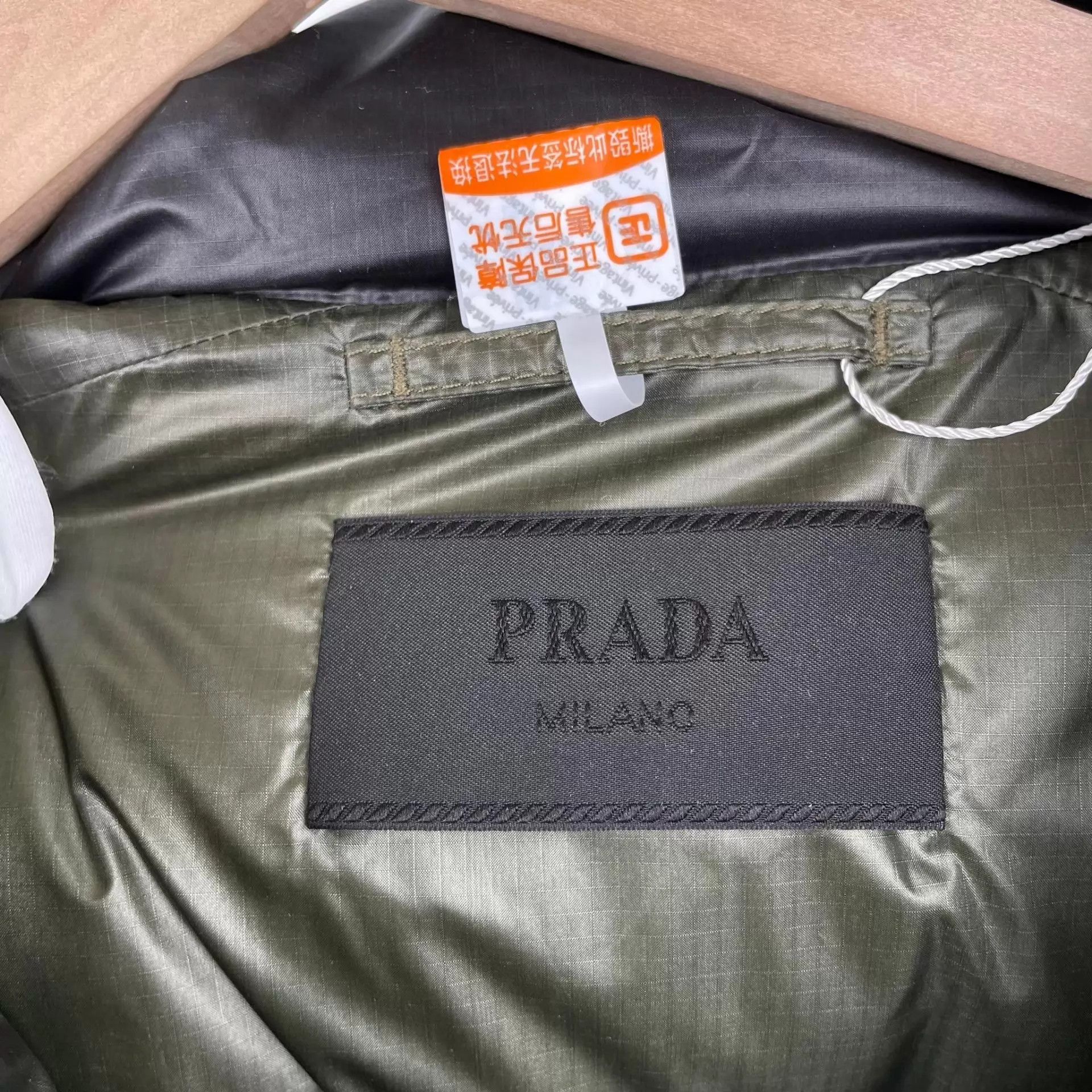Prada Prada Black Puffer Jacket Size 50 260424XY1XH02 Size US M / EU 48-50 / 2 - 6 Thumbnail