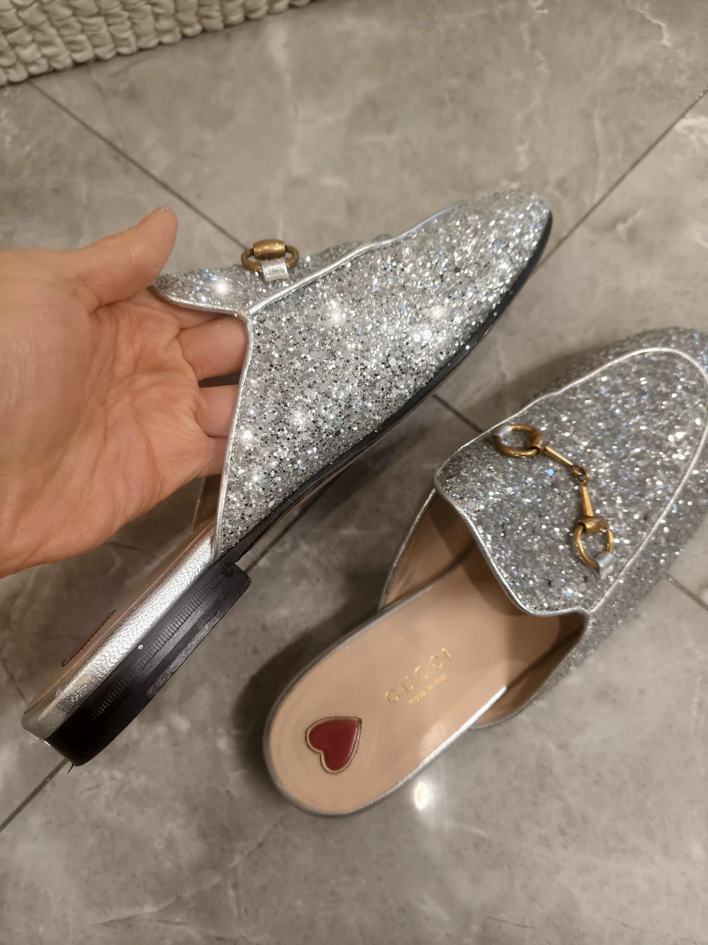 Gucci Gucci Authentic Silver Sequin Slippers 39 (Fits 38) Like new Size US 8.5 / IT 38.5 - 5 Thumbnail