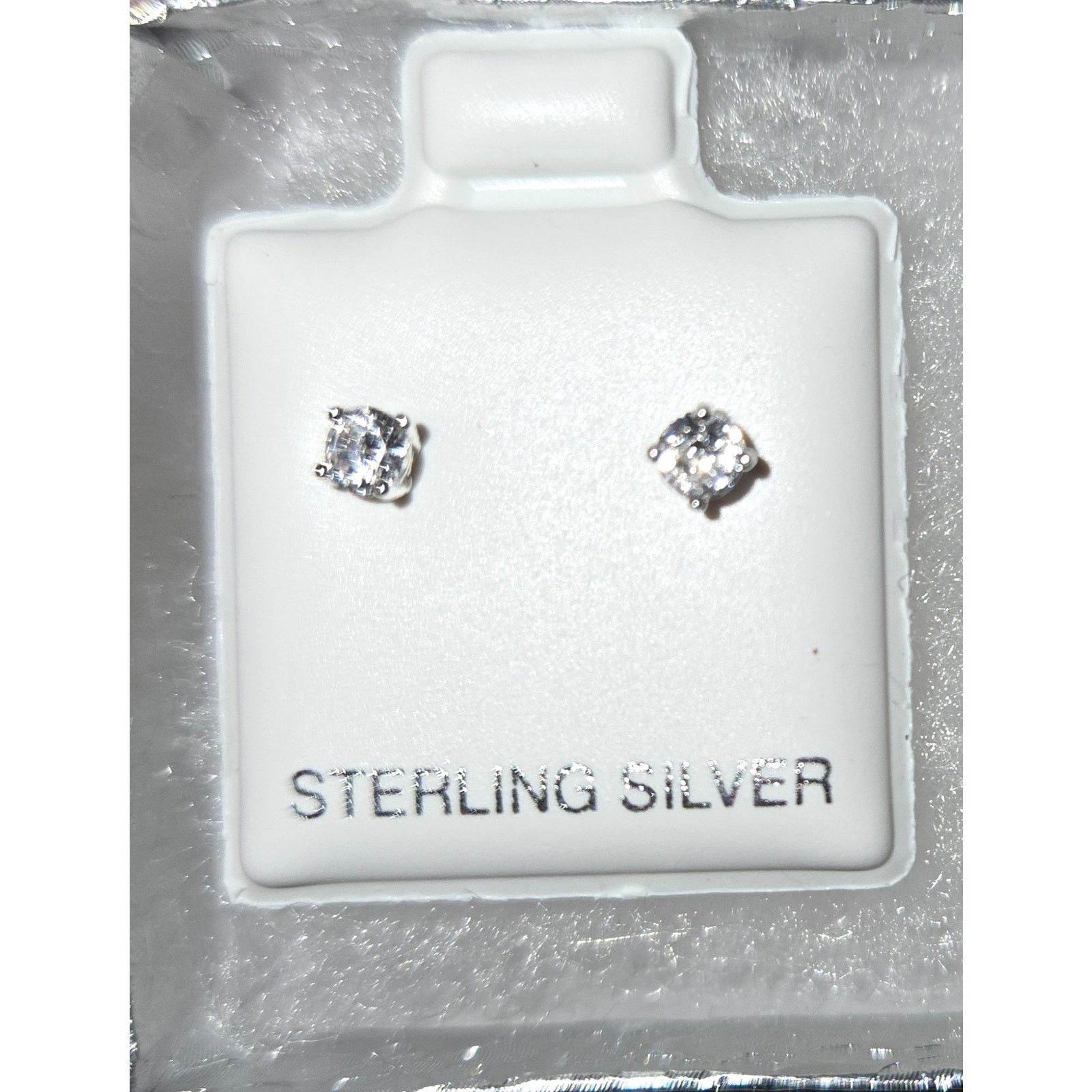 Other 925 Premium Sterling Silver 3mm Vvs Crystal Earrings Size ONE SIZE - 1 Thumbnail