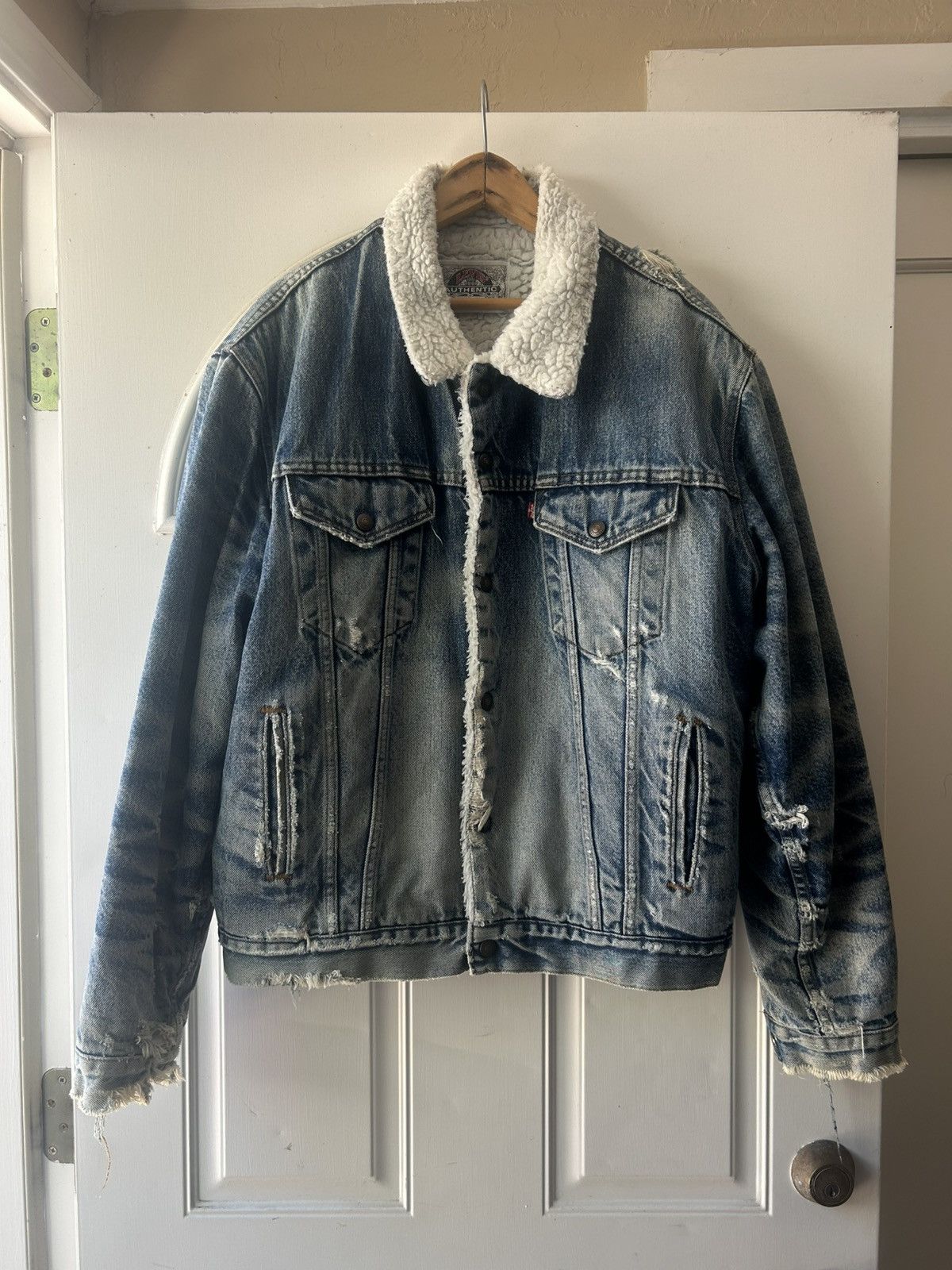 Levi's Vintage Levi’s sherpa lined denim jacket Size US L / EU 52-54 / 3 - 1 Thumbnail