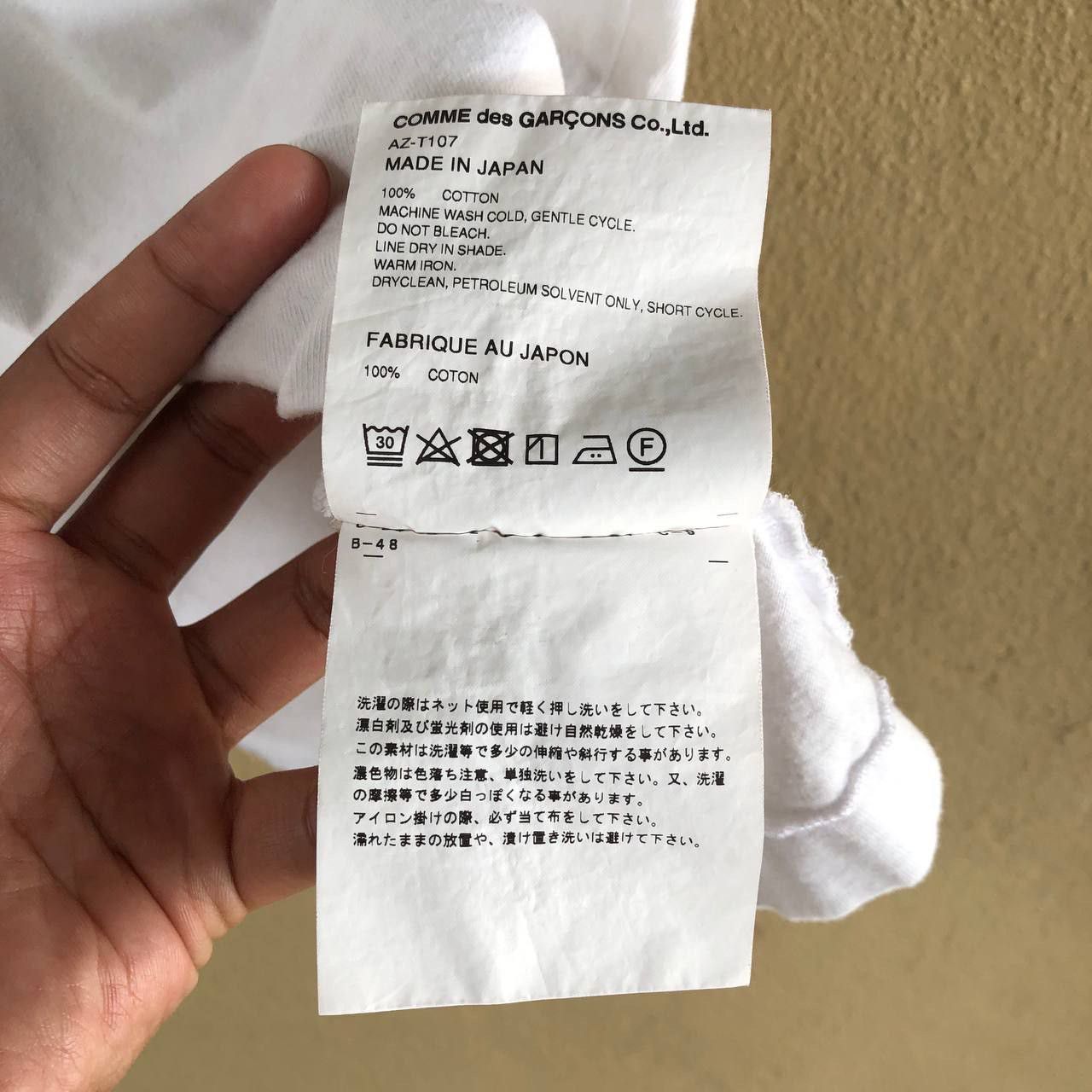 Comme des Garcons PLAY Rare Distressed Comme Des Garcons Play Small Logo Tees Size US XS / EU 42 / 0 - 8 Thumbnail