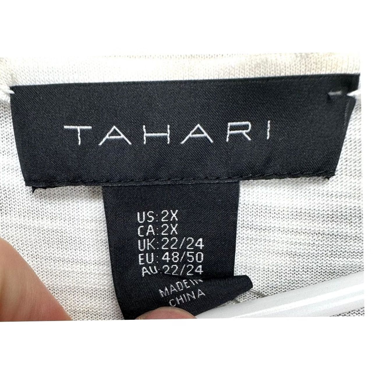 Vintage Tahari Top Womens 2X Plus White Grey Tie-Dye V-Neck Blouse Size XXL / US 16-18 / IT 52-54 - 7 Thumbnail