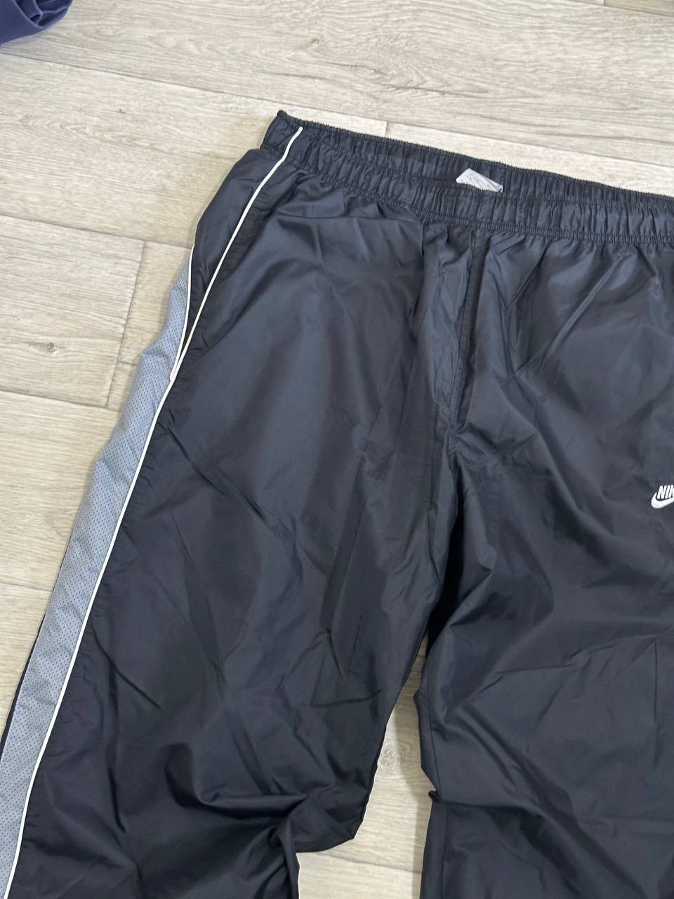 Nike Vintage Nike Sportswear Nylon Track Pants Baggy Zippers XL Size US 36 / EU 52 - 4 Thumbnail