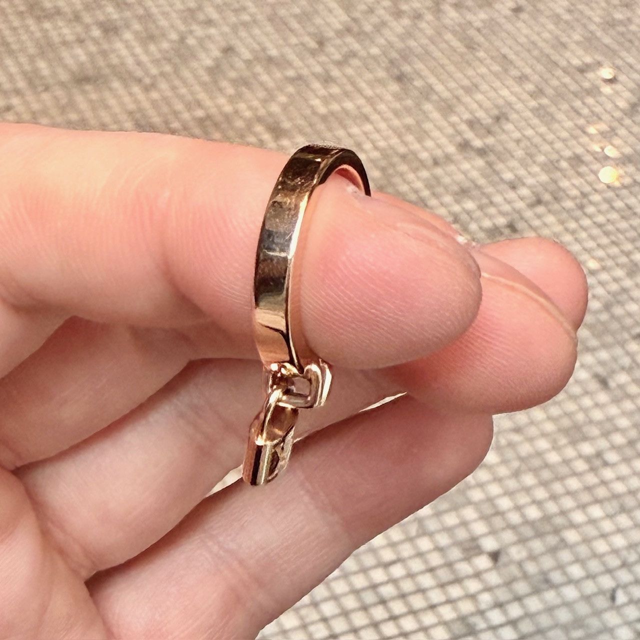 Louis Vuitton Louis Vuitton 18k Rose Gold Berg Lockit Ring - EU 49 / US 5 Size ONE SIZE - 12 Thumbnail
