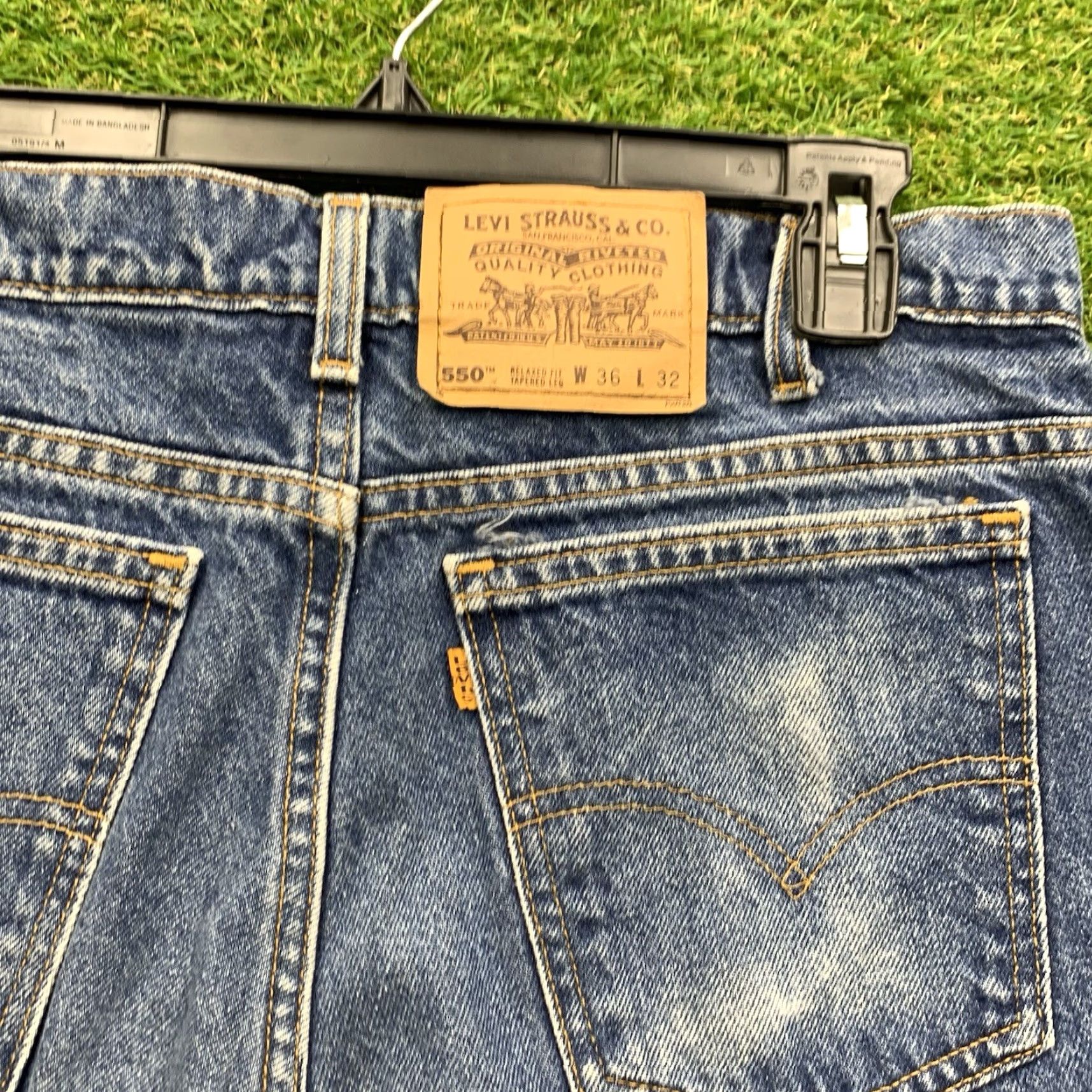 Levi's VINTAGE Levi's 550 Jean Shorts Mens 36 Bermuda Denim Dark Blue Relaxed Fit 9in Inseam 5-Pocket Y2K 90s Grunge Hip Hop Skater Baggy Size US 36 / EU 52 - 4 Thumbnail