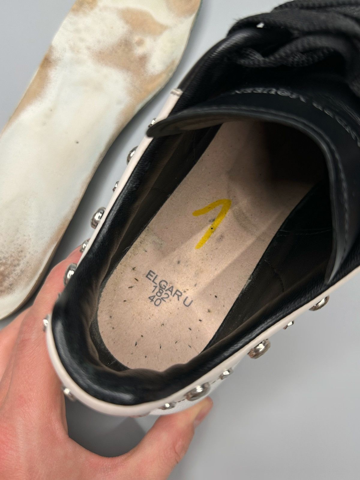 Alexander McQueen Alexander McQueen Studded Sneakers Owersized Size US 7 / EU 40 - 14 Thumbnail