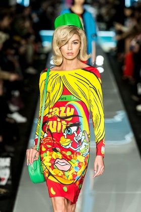 Boutique Moschino × Love Moschino × Moschino Moschino Couture 2018 Oversized “Crazy Fruits” T-Shirt/Dress Size ONE SIZE - 7 Thumbnail