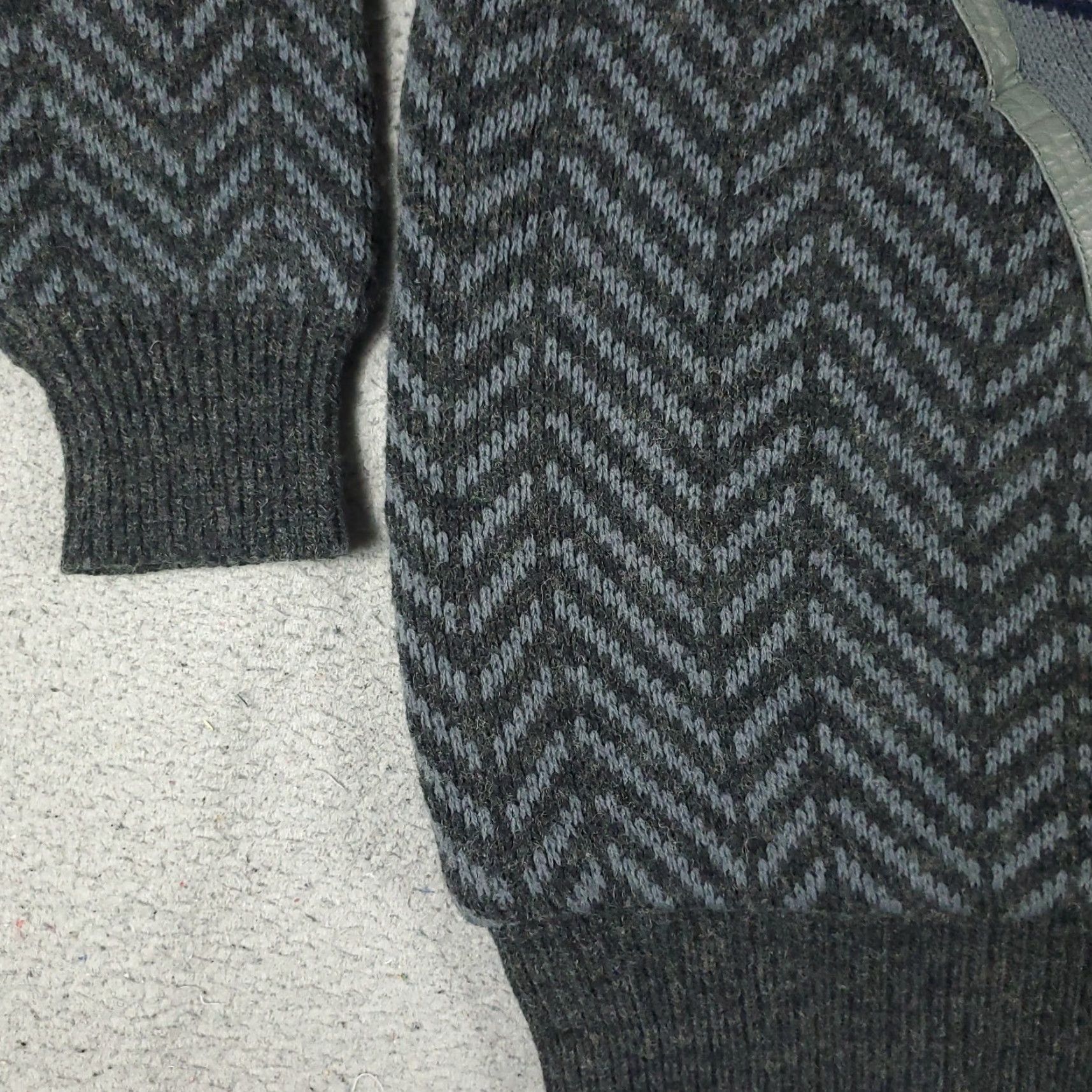 Vintage VINTAGE Alan Stuart Sweater Pullover Mens Size Large Gray Casual V-Neck Long Sleeve Knit Size US L / EU 52-54 / 3 - 5 Thumbnail