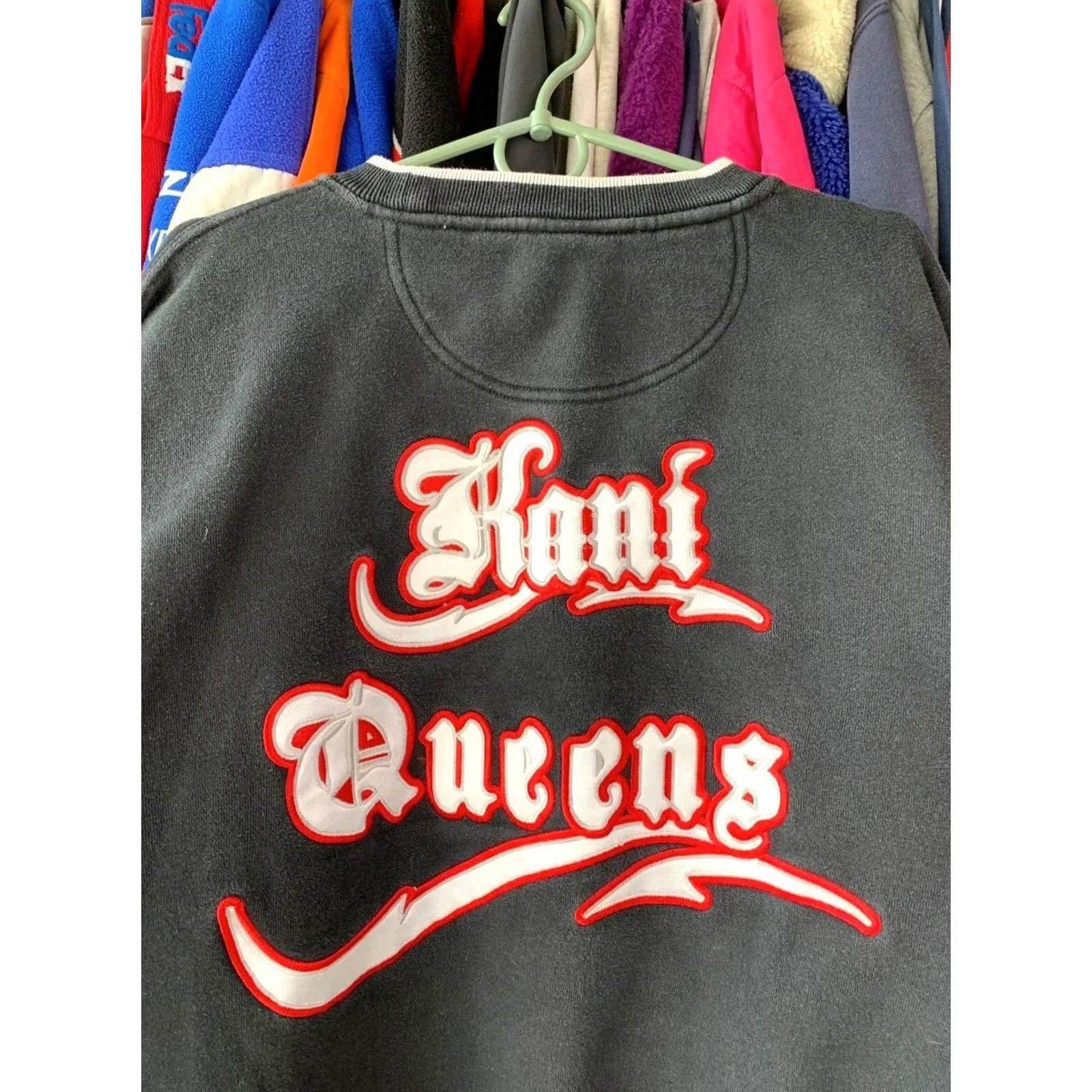 Karl Kani VINTAGE Karl Kani Big Logo Sweatshirt Mens S Black Cotton Knit Pullover Sweatshirt Logo Decade: 90s Size US S / EU 44-46 / 1 - 4 Thumbnail
