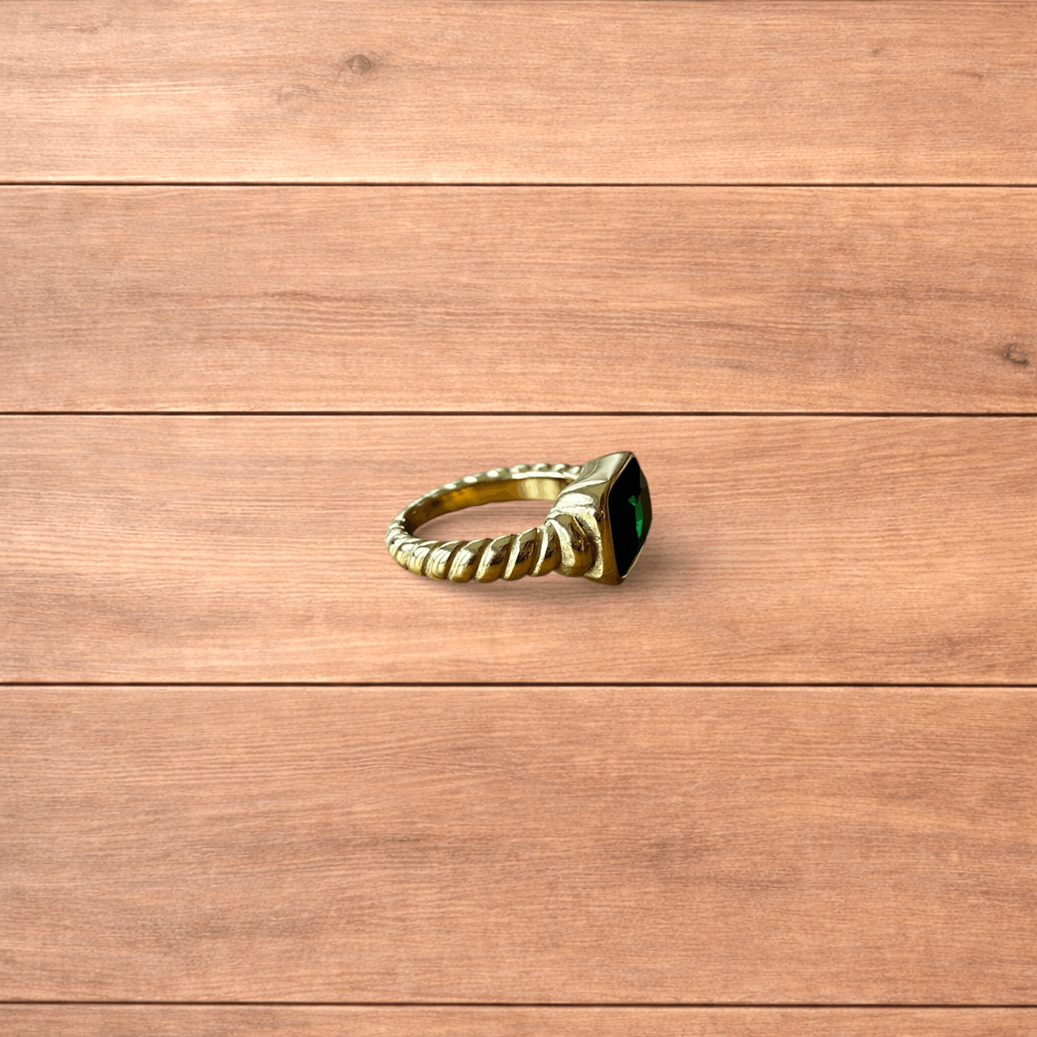 Japanese Brand Lovely vintage style gold ring with green gemstone. Size ONE SIZE - 6 Thumbnail