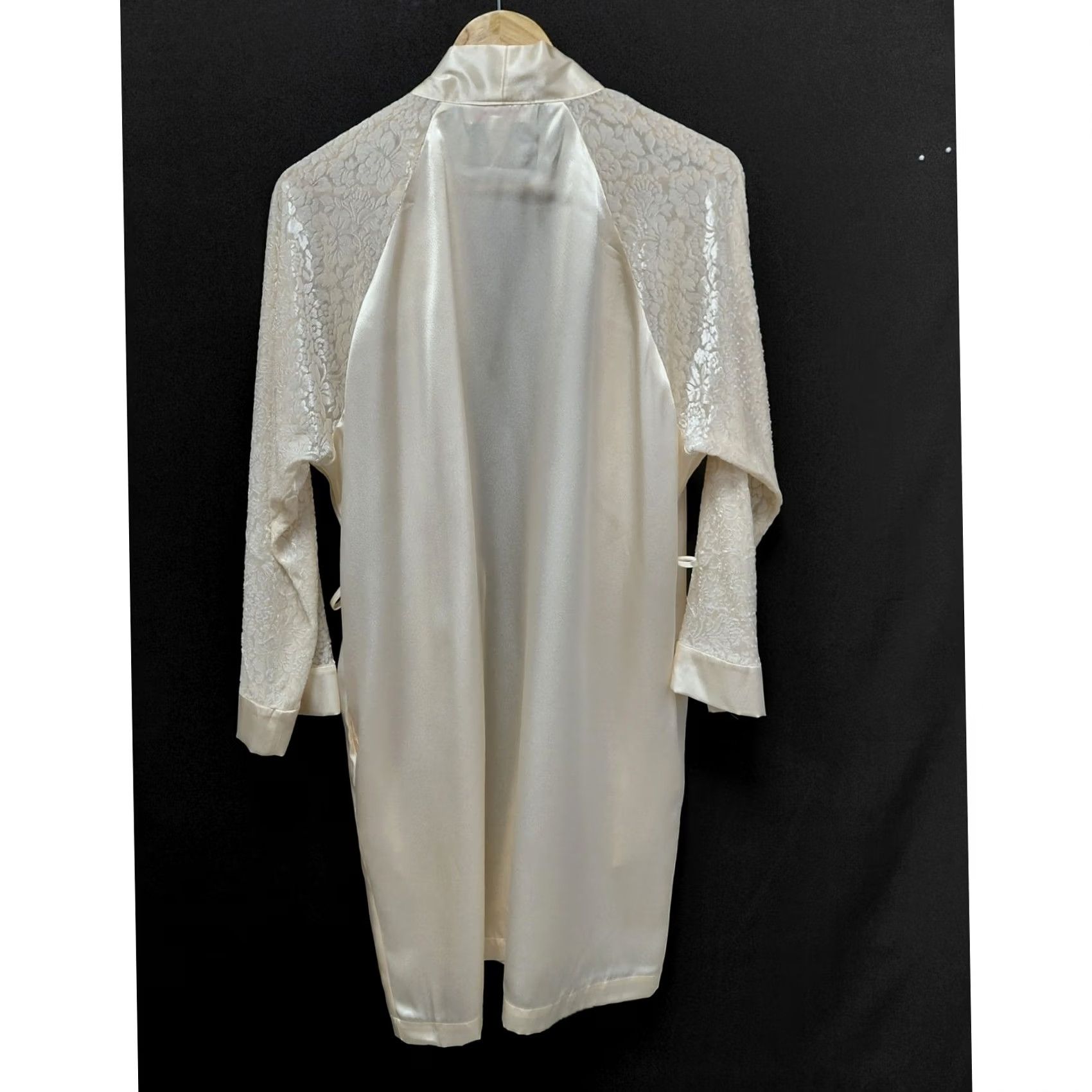 Vintage Oscar de la Renta Pink Label Satin Lace Robe Kimono Style Cream 3/4 Sleeve Belted Open Front V-Neck Lounge Womens S Size ONE SIZE - 2 Thumbnail