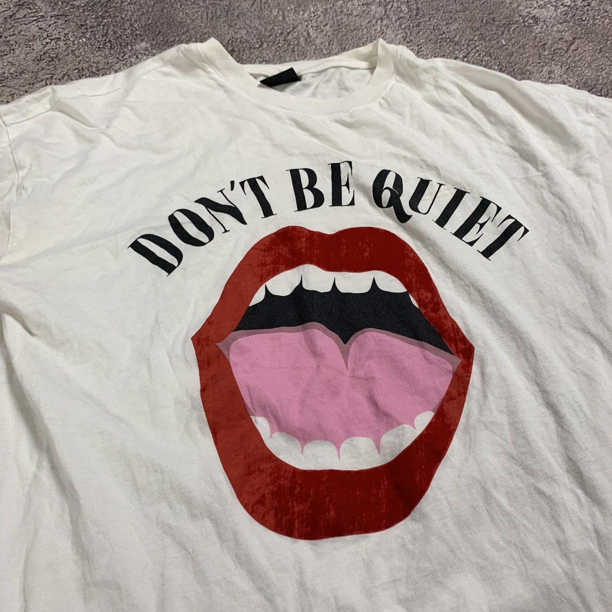 Vintage Y2K Graphic Tee Vintage Lips Slogan Funny Streetwear Cream S Size US S / EU 44-46 / 1 - 4 Thumbnail