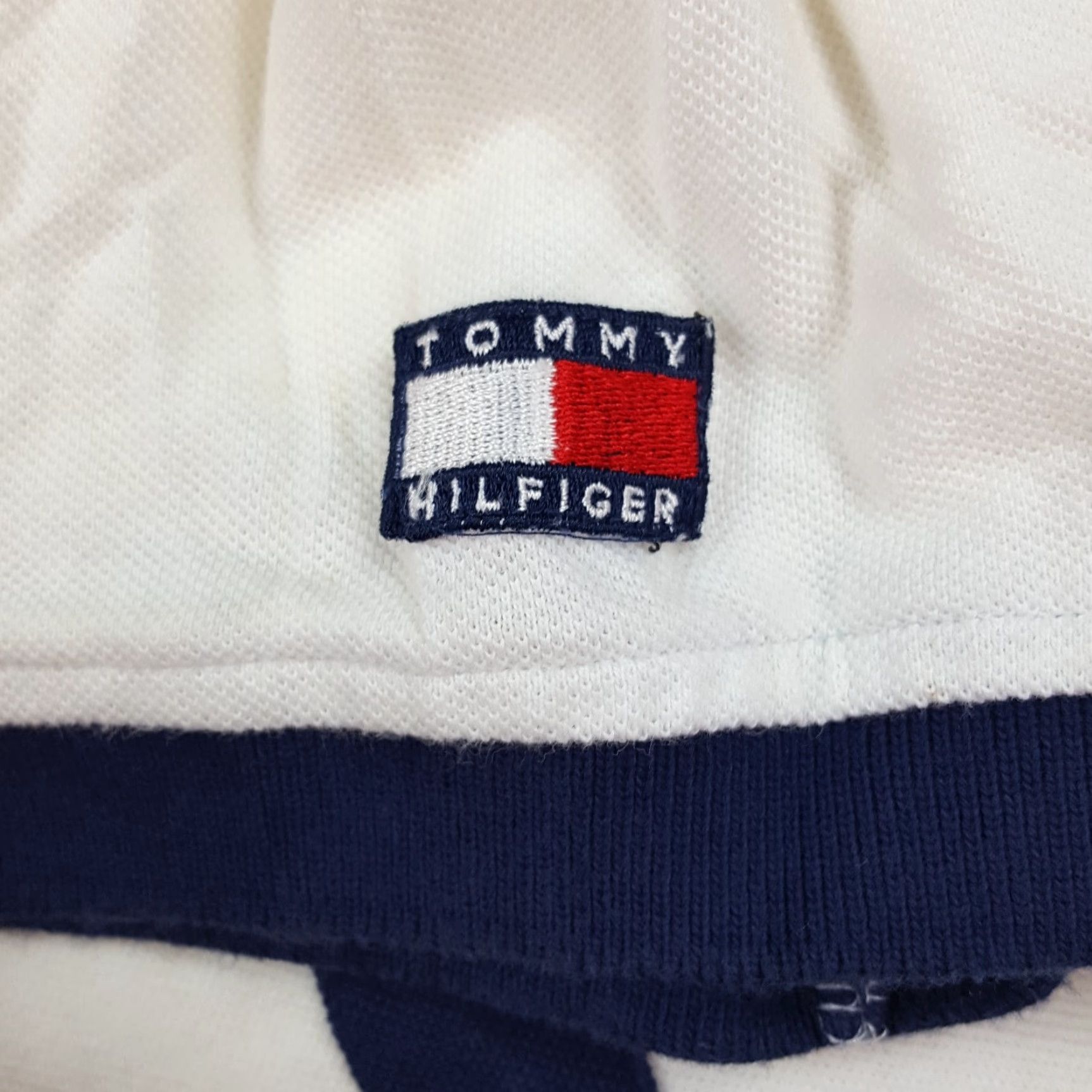 Tommy Hilfiger VINTAGE Tommy Hilfiger Polo Shirt Striped Collared Short Sleeve Men's L White 90s Casual Golf Retro Sports Tennis Y2K Size US L / EU 52-54 / 3 - 7 Thumbnail