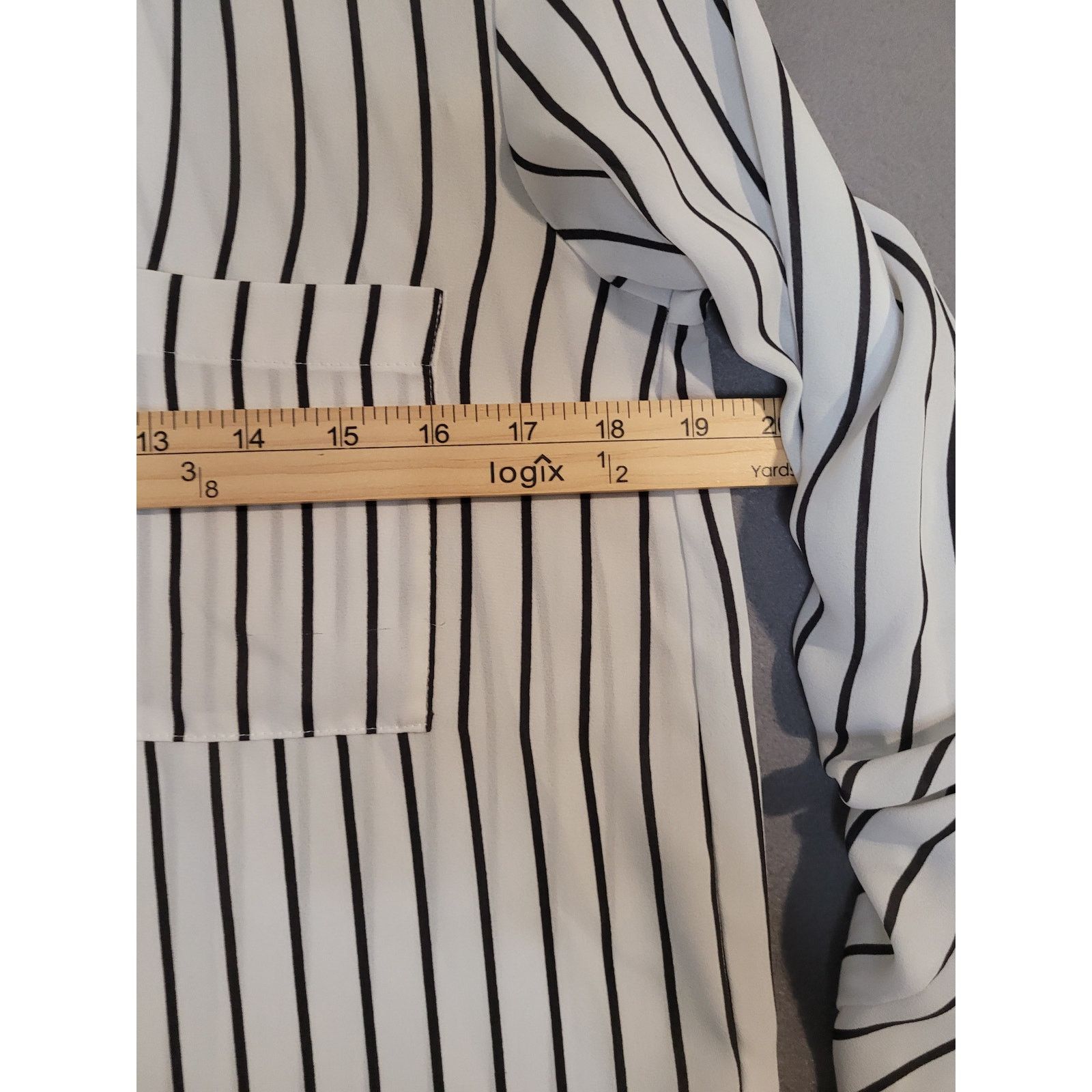 H&M H&M Striped Button Up Blouse Size 6 Roll Tab EUC Size M / US 6-8 / IT 42-44 - 6 Thumbnail