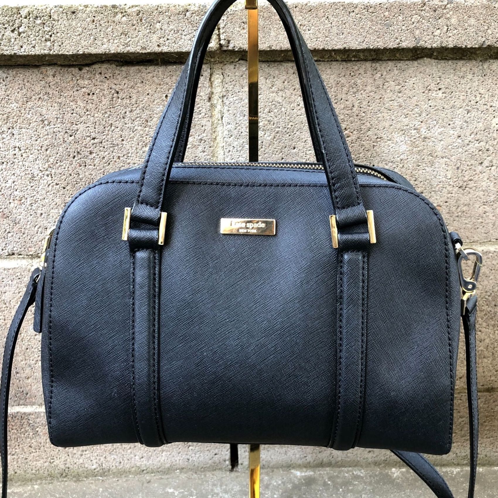 Vintage KATE SPADE Cassie Newbury Lane Purse Bowler Bag Crossbody Shoulder Top Handle Crossbody Womens Black Medium Leather Saffiano Pattern Newbury Lane 90s? Size M / US 6-8 / IT 42-44 - 2 Thumbnail