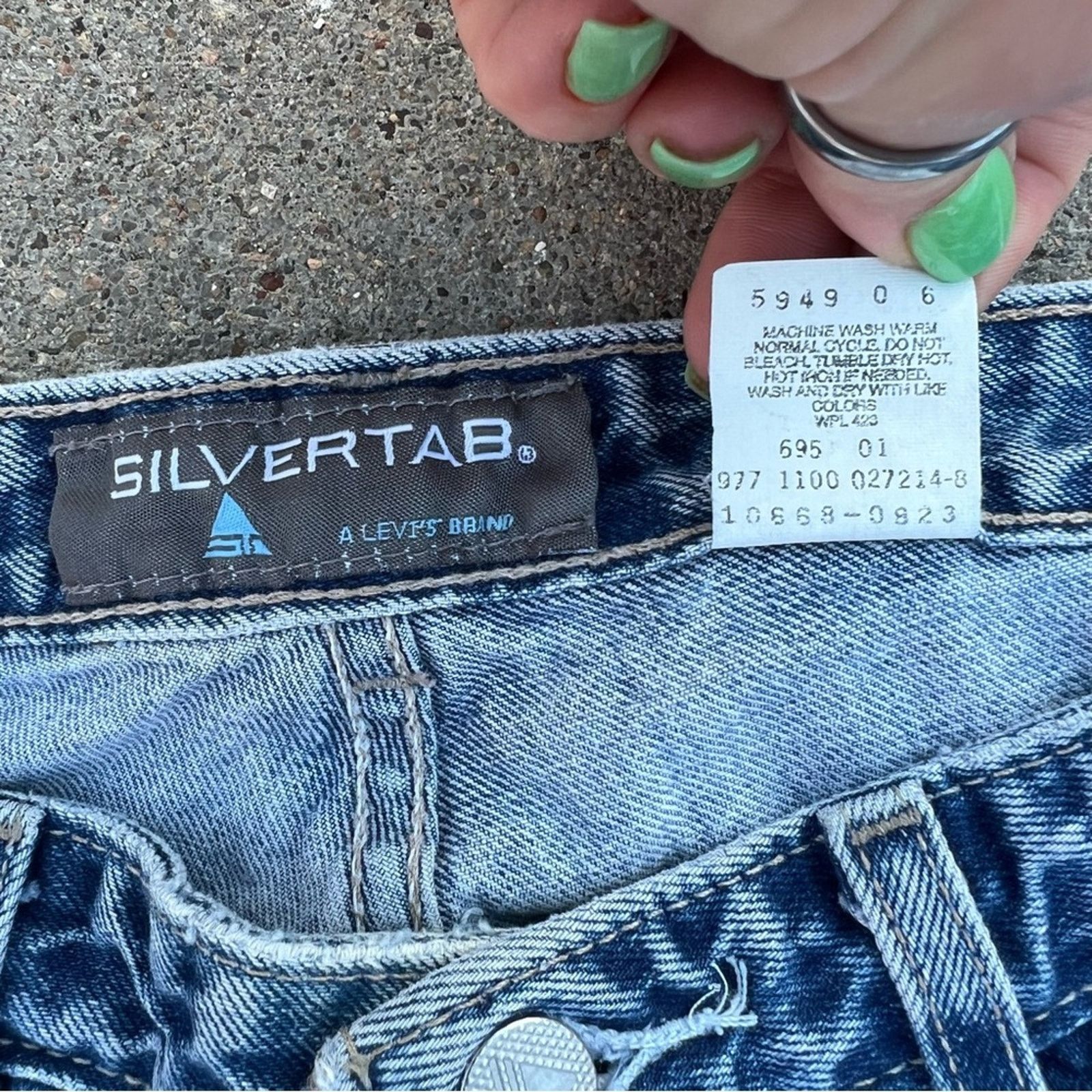 Vintage Y2K Levi’s Silvertab Low Dip flare jeans Women’s 7M
