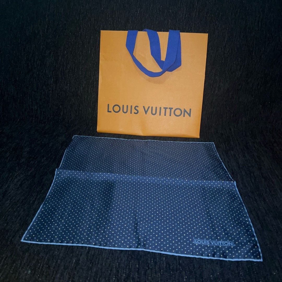 Louis Vuitton Lv pocket square silk scarf Size ONE SIZE - 1 Thumbnail