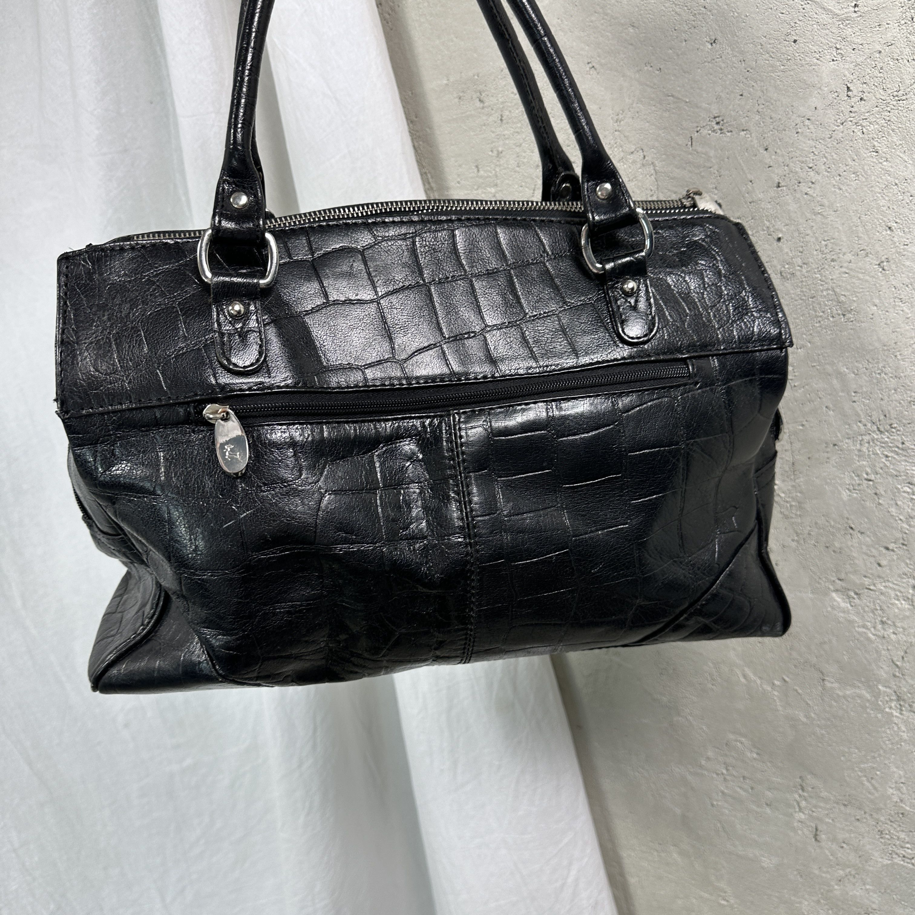 Vintage Vintage Avant Garde Leather Grunge Bag Y2K Made in Italy Size ONE SIZE - 5 Thumbnail