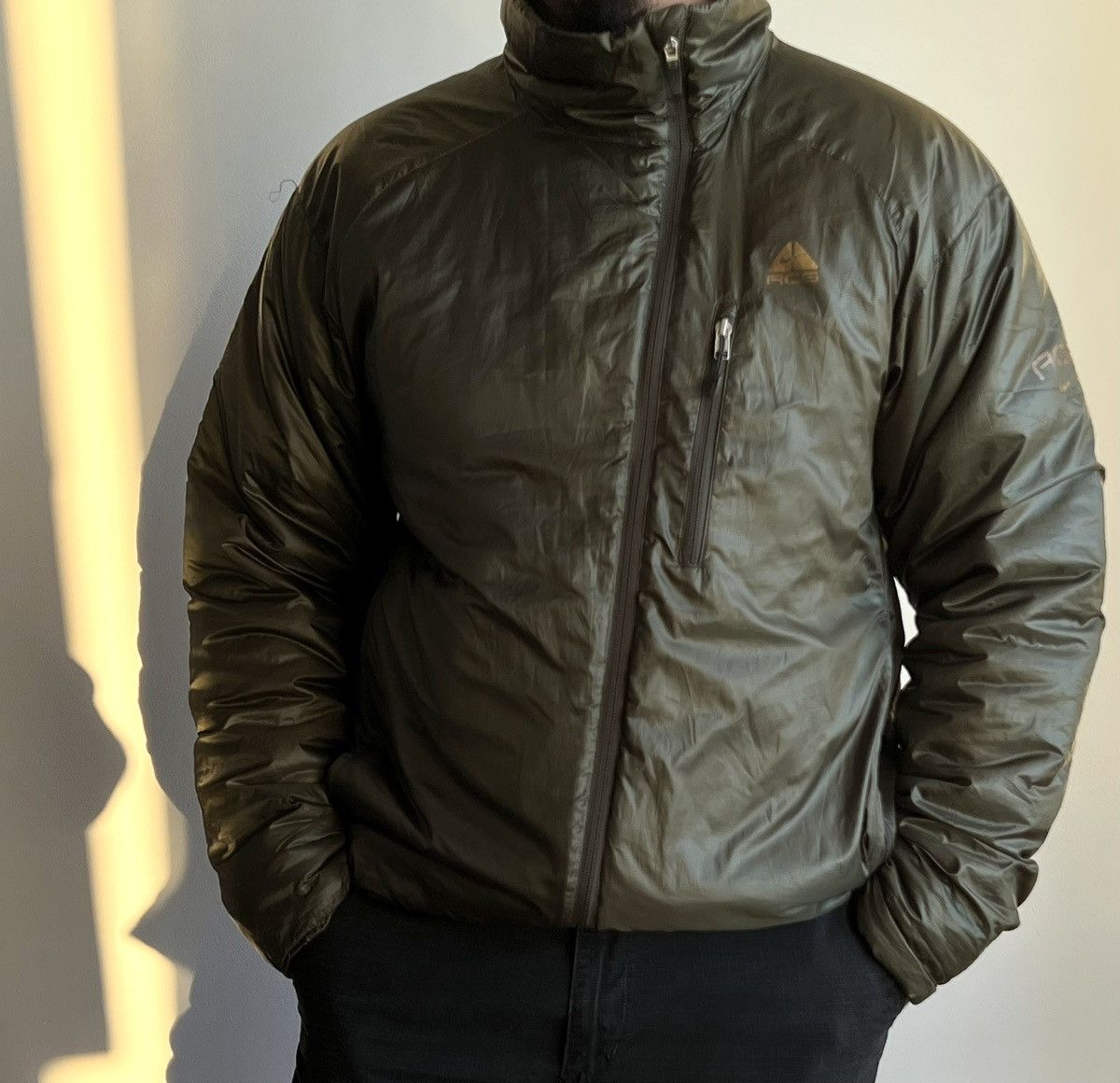Nike ACG 🔥F/W08 Nike ACG Asymmetrical Zip Puffer Olive Jacket Size US L / EU 52-54 / 3 - 3 Thumbnail