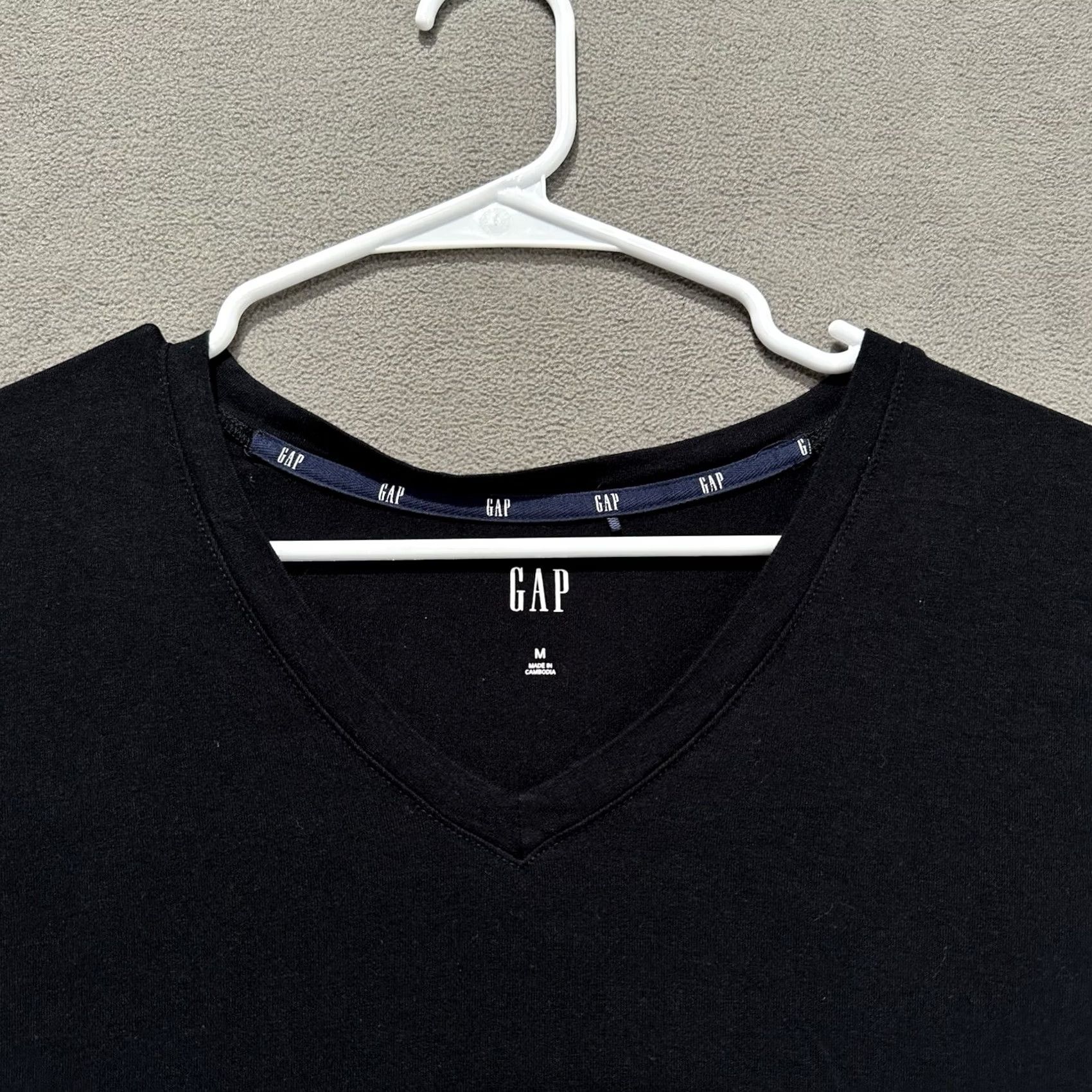 Gap Gap Shirt Womens Medium Black Rayon Short Sleeve V Neck Relaxed Soft Jersey Top Size M / US 6-8 / IT 42-44 - 3 Thumbnail