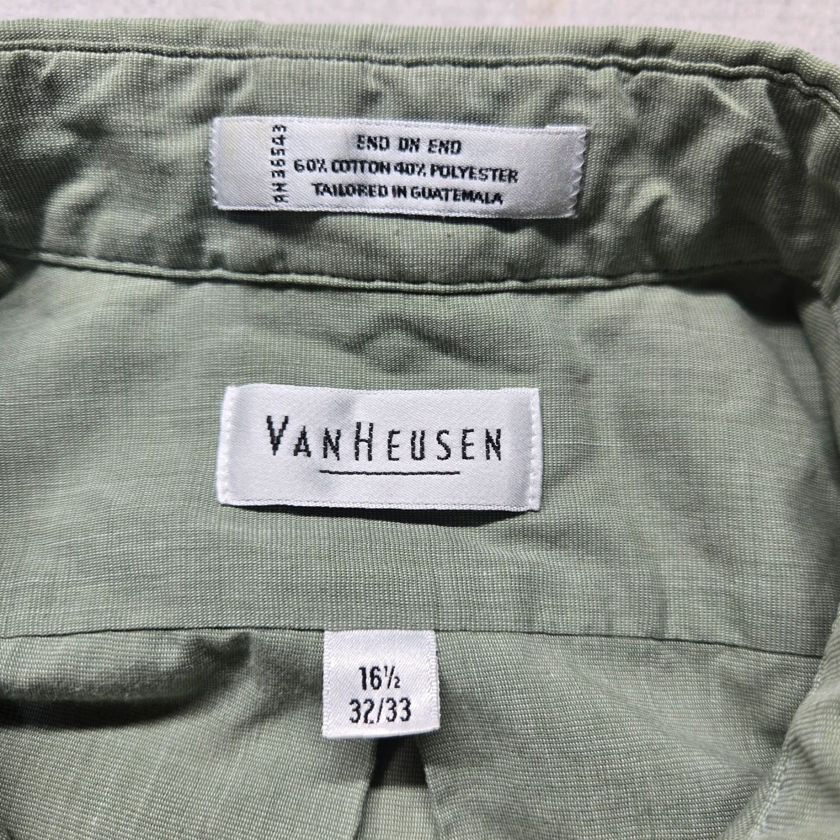 Van Heusen Van Heusen Shirt Men Long Sleeve Button-Up Solid Gray 16.5 32/33 Regular Fit Wrinkle Resistant Pocket cotton poly Size US XL / EU 56 / 4 - 3 Thumbnail