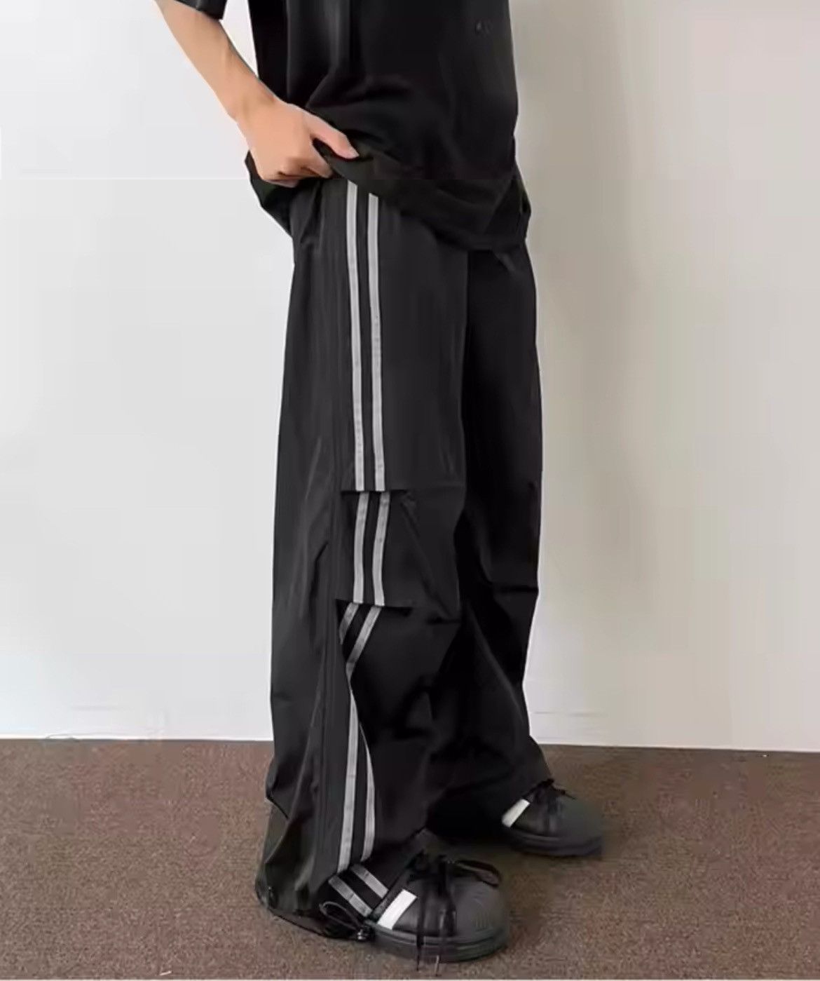 Japanese Brand × Vintage Y2K Elastic Waist Baggy Striped Sweatpant Joggers Men Women Size US 31 - 3 Thumbnail