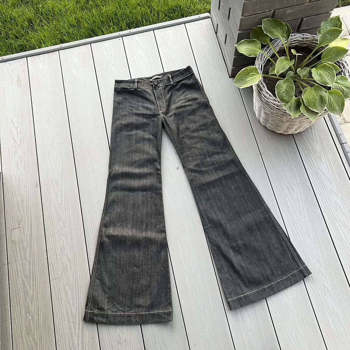 Balenciaga × Japanese Brand BALENCIAGA Denim Black Flared Low Rise Jeans 27 Size 27" / US 4 / IT 40 - 1 Thumbnail