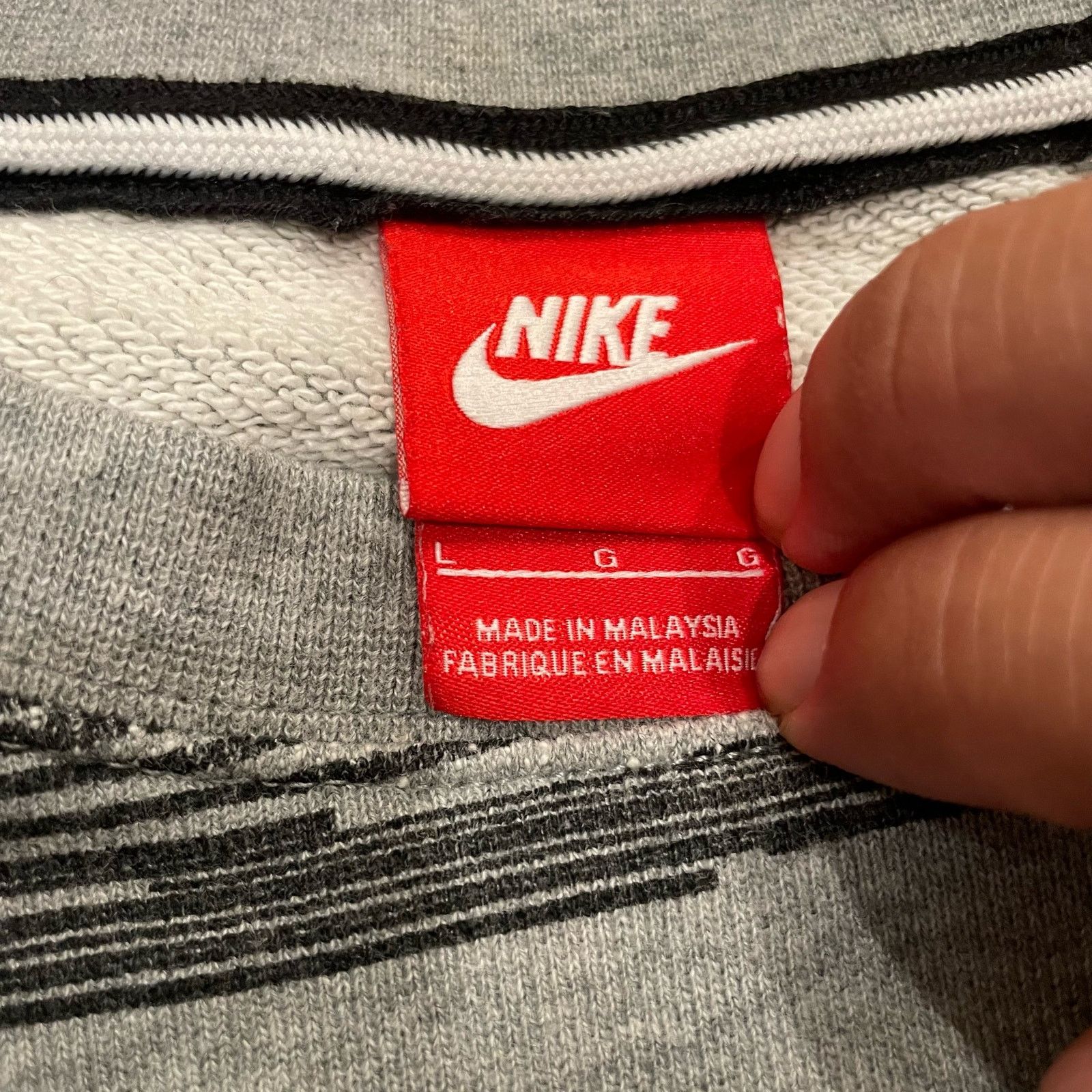 Nike Nike Striped Crewneck Sweatshirt Medium streetwear pullover Size US L / EU 52-54 / 3 - 3 Thumbnail