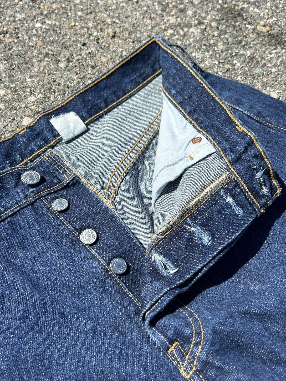 Levi's *Blank Tab* Vintage Levi’s Blue 501’s Size US 34 / EU 50 - 4 Thumbnail