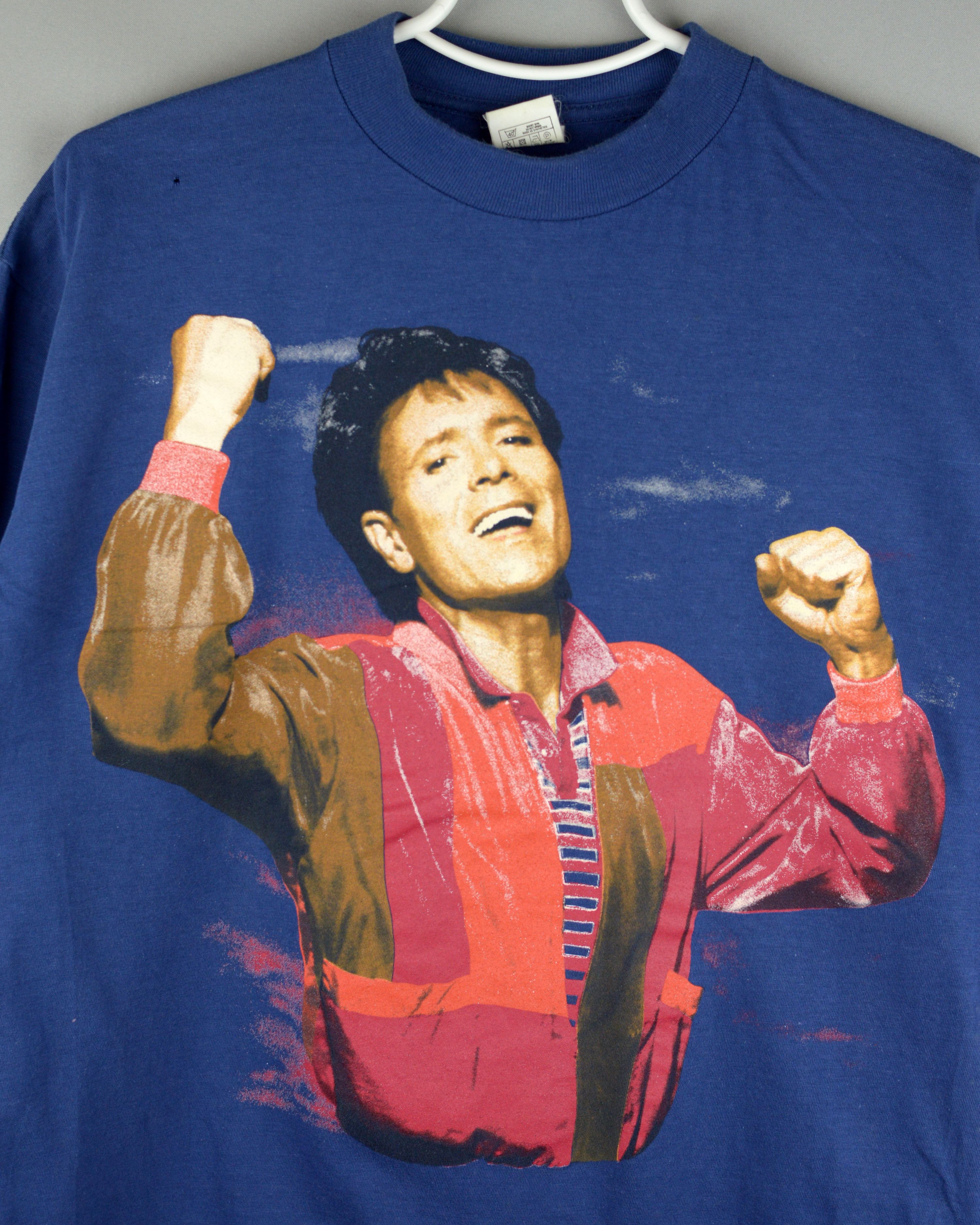 Vintage Vintage Cliff Richard 1992 Acces All Areas tour t shirt Size US M / EU 48-50 / 2 - 3 Thumbnail