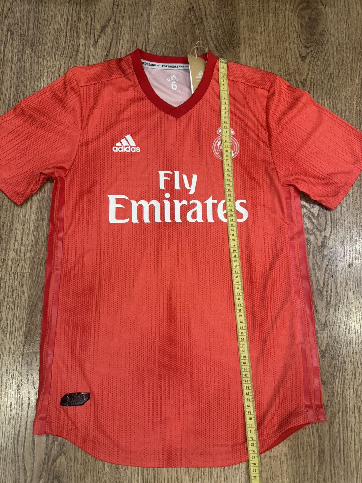 Adidas REAL MADRID 2018-2019 JERSEY ADIDAS FOOTBALL DP5443 SIZE 6 Size US M / EU 48-50 / 2 - 2 Thumbnail