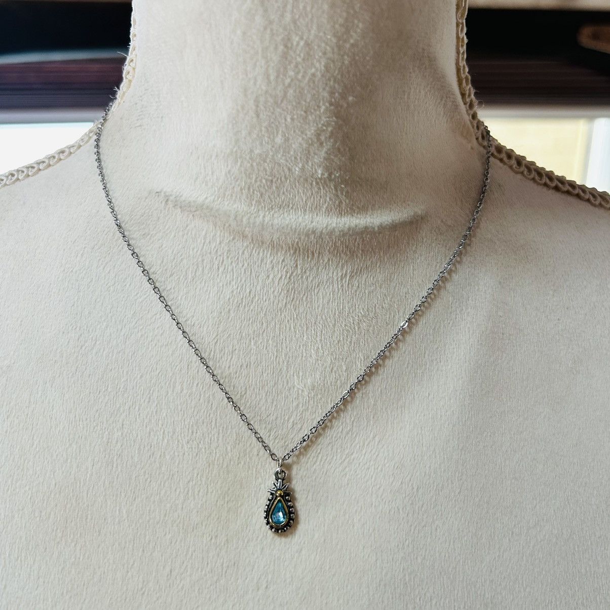 Vintage Vintage blue tear drop glass crystal pendant necklace Size ONE SIZE - 3 Thumbnail