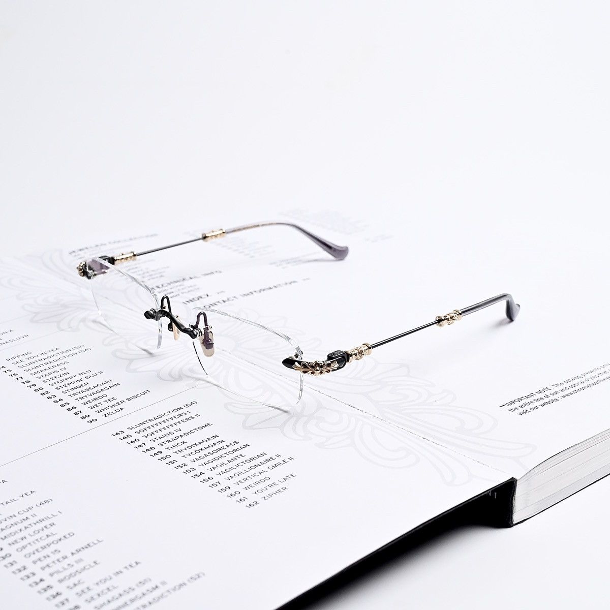 CHROME HEARTS PILLS III GLASSES