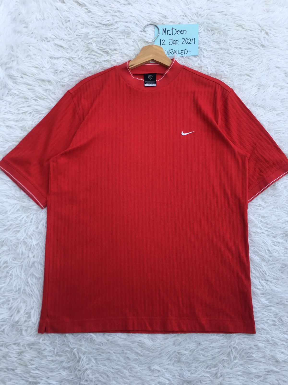 Nike Rare Vintage Nike Swoosh Logo Tshirt Size US L / EU 52-54 / 3 - 5 Thumbnail