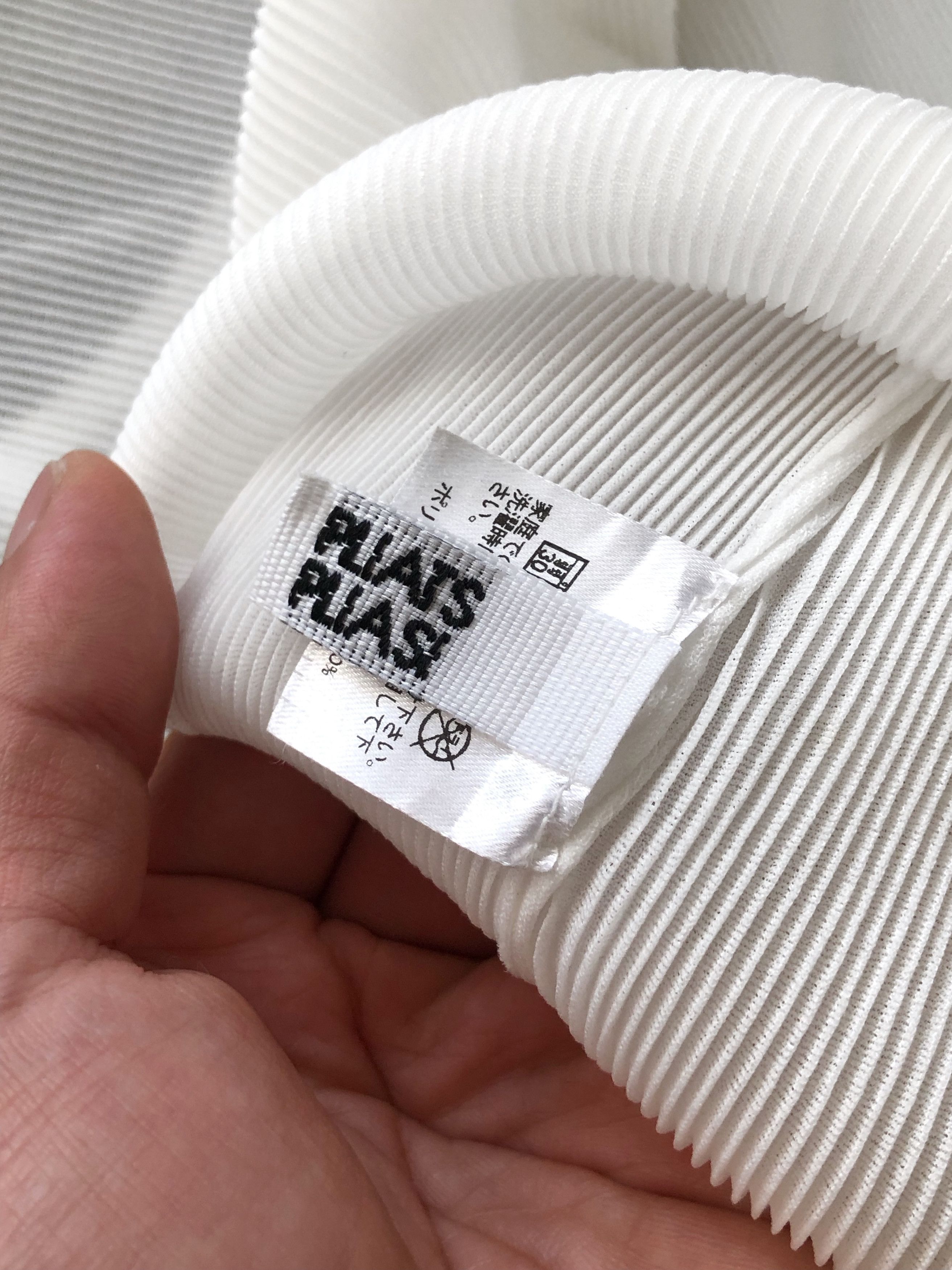 Pleats Please Issey Miyake SS2010 PLEATS PLEASE TOP BELLY CROP WHITE Size S / US 4 / IT 40 - 4 Thumbnail