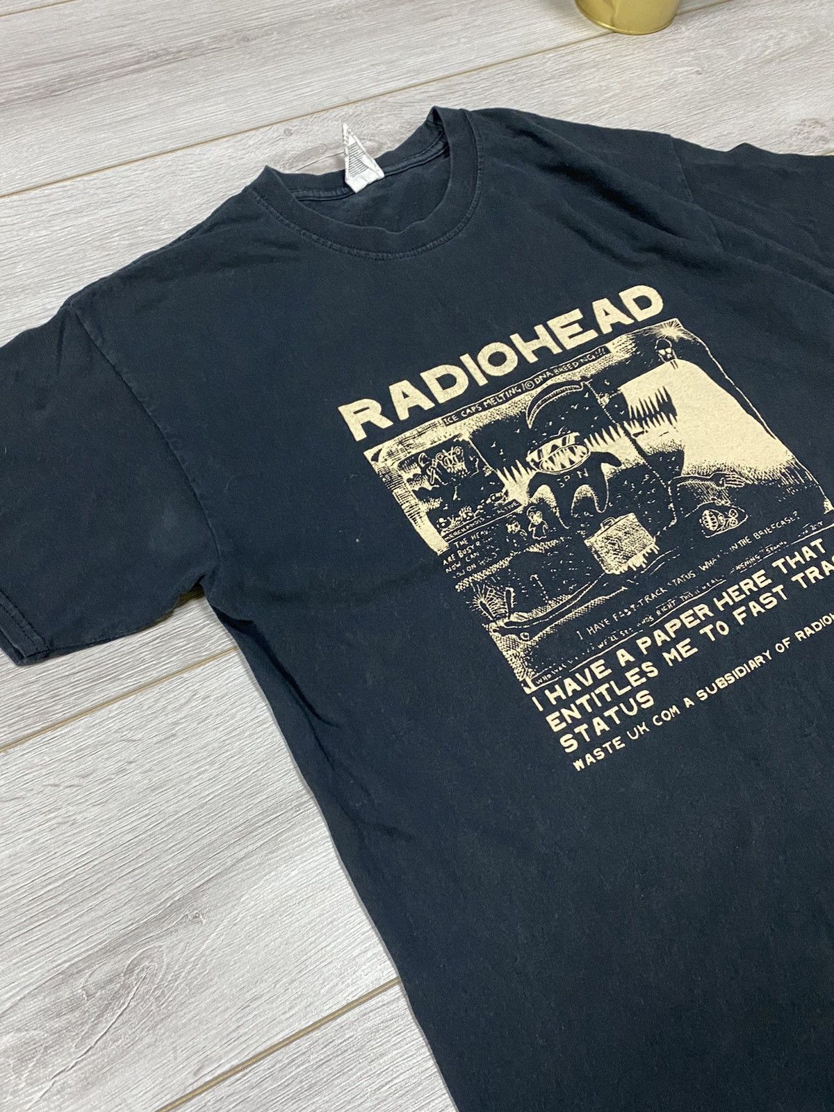 Vintage Vintage Y2K Radiohead - Ice Caps Melting Size US L / EU 52-54 / 3 - 5 Thumbnail