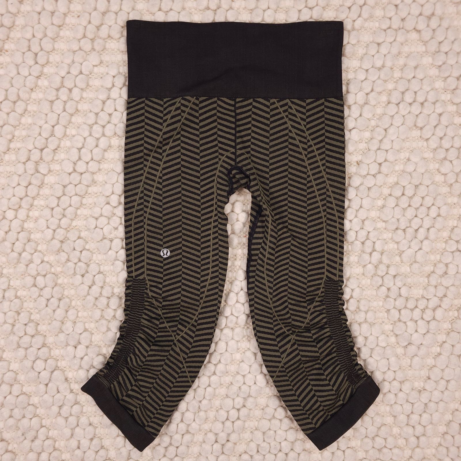 Lululemon Lululemon In The Flow Crop II Heathered Fatigue Green Sz 2 Size 26" / US 2 / IT 38 - 4 Thumbnail