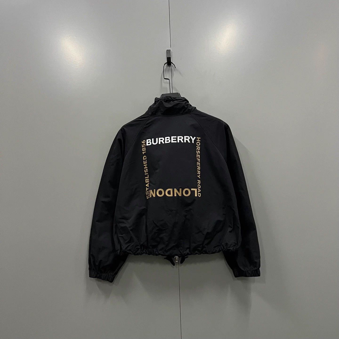 Burberry Burberry 34 black back square print zip jacket Size XS / US 0-2 / IT 36-38 - 2 Thumbnail