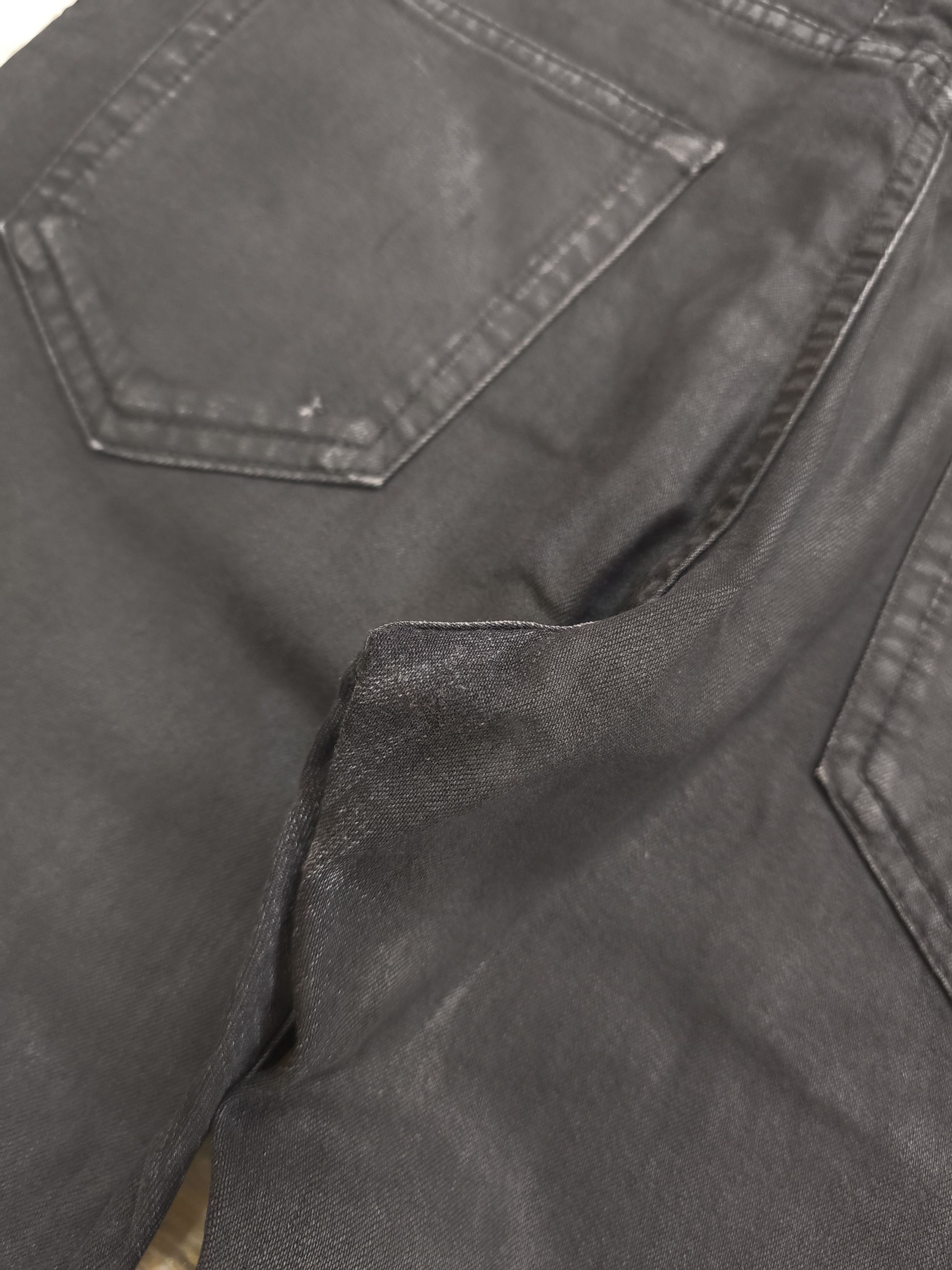 Saint Laurent Paris Saint Laurent Paris 2013 Waxed Black D02 Denim Size US 30 / EU 46 - 14 Thumbnail