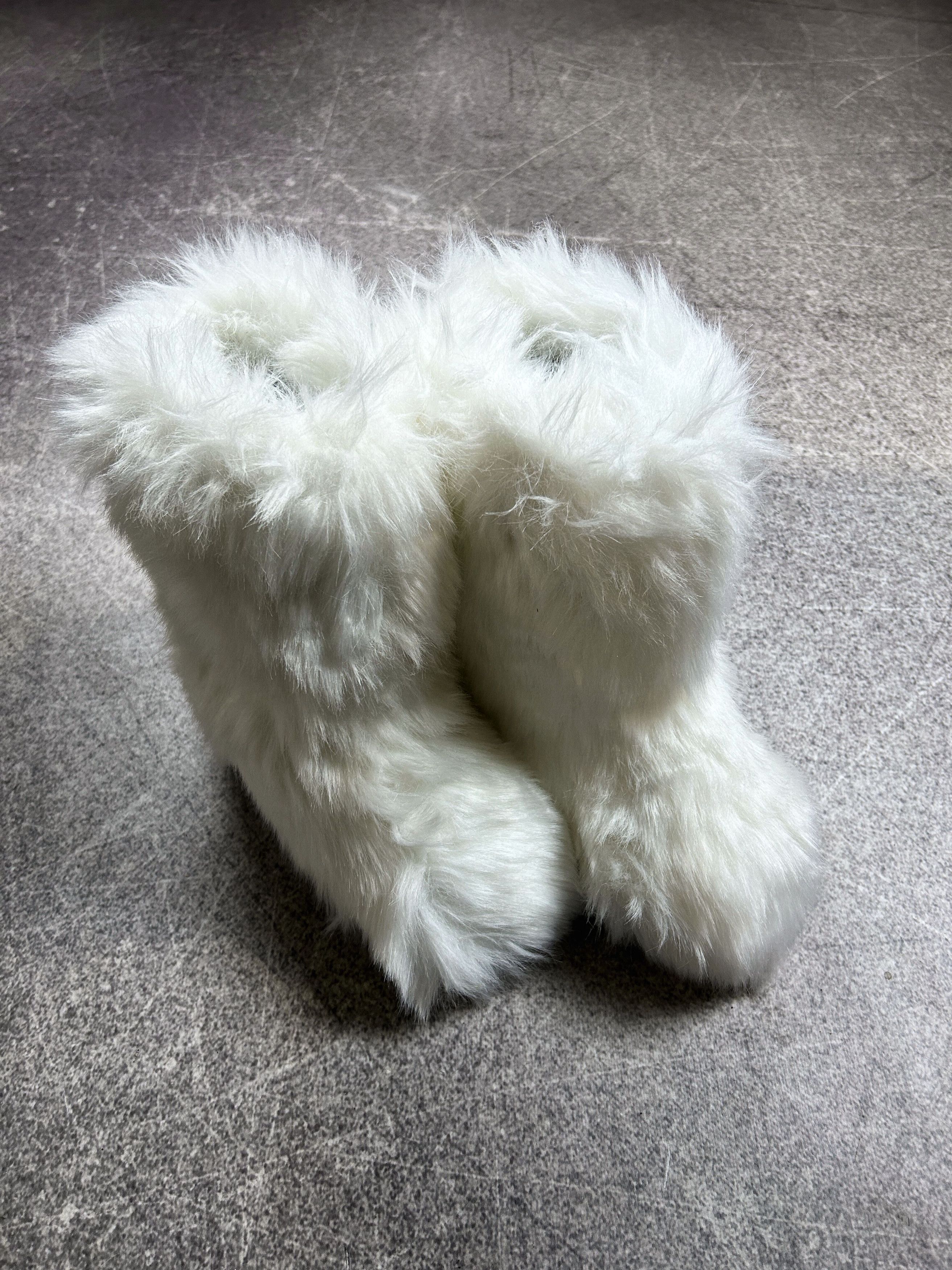 Hysteric Glamour Fur Boots White Fluffy Winter Coquette Y2K Snow Bunny Core Size US 5.5 / EU 38 - 8 Thumbnail
