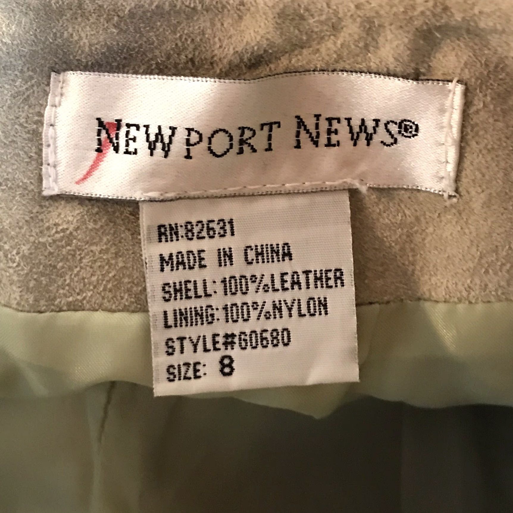 Vintage Newport News Women's Leather Suede Fit & Flare Skirt Size 8 Green Knee Length Dressy Summer Spring Size 30" / US 8 / IT 44 - 4 Thumbnail