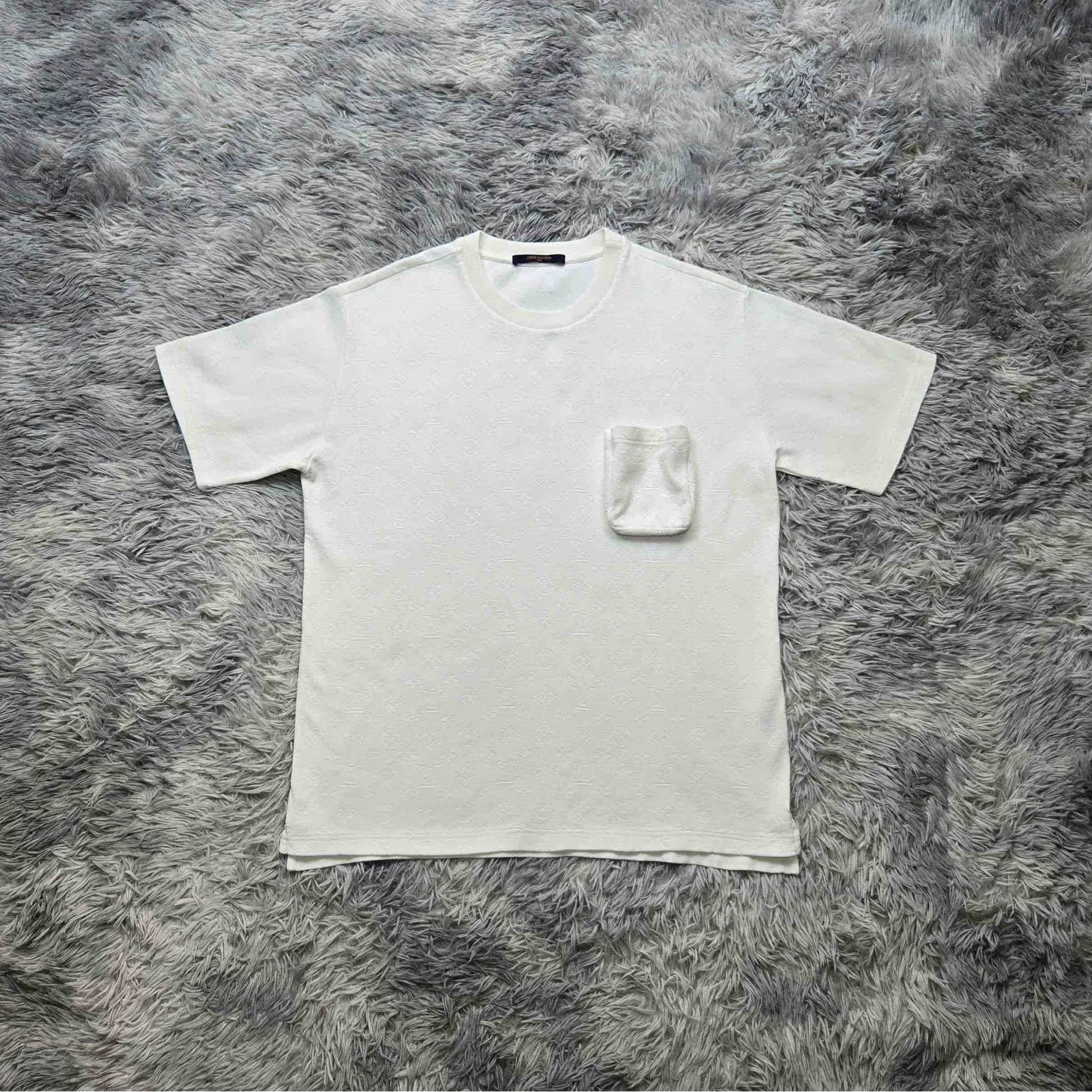 Louis Vuitton Louis Vuitton T-Shirt Casual Short Sleeve Size US S / EU 44-46 / 1 - 1 Thumbnail