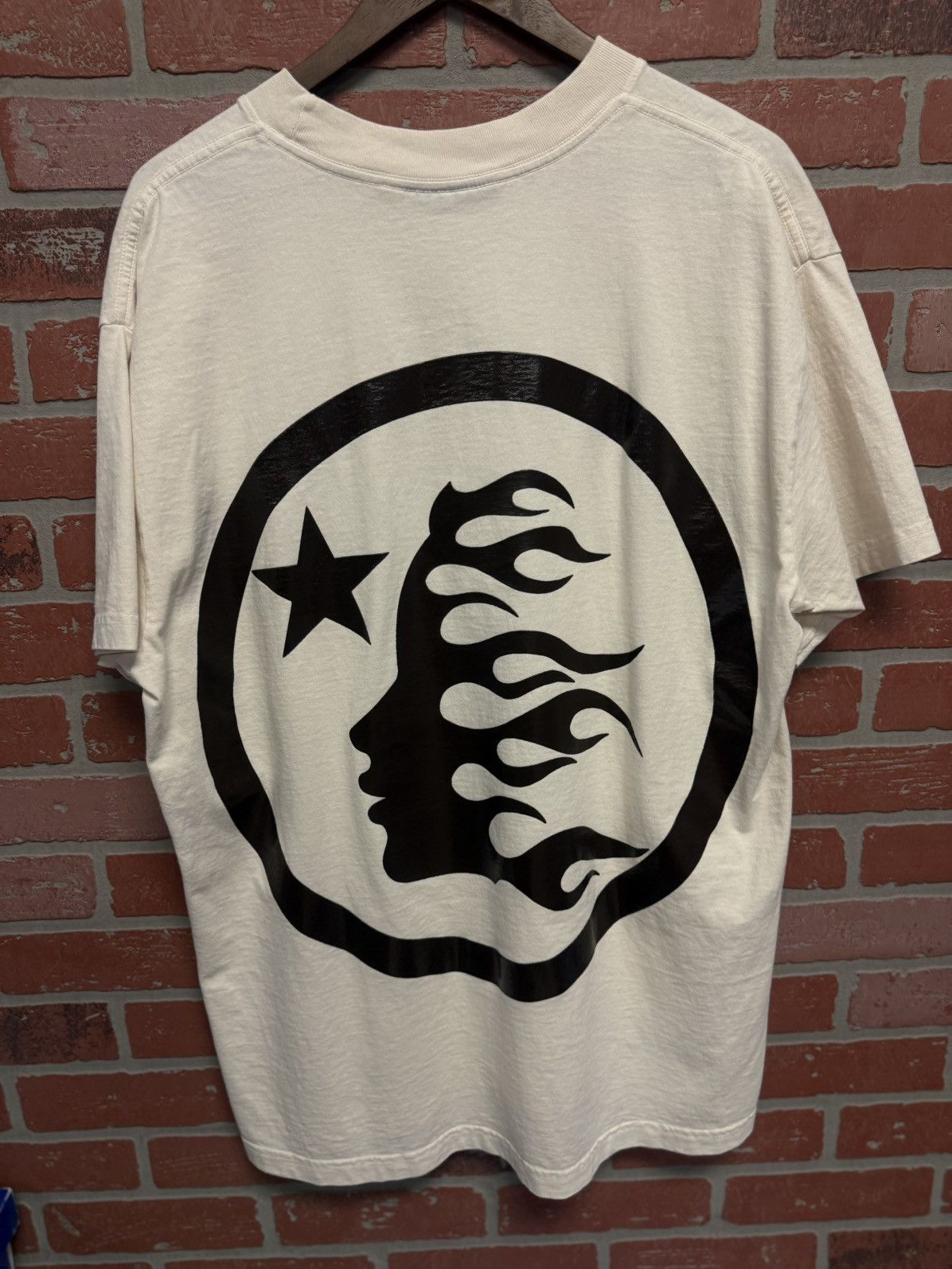 HELLSTAR Hellstar “Brown Gel Logo” Tee Shirt Size L (NEW) Authentic Size US L / EU 52-54 / 3 - 6 Thumbnail