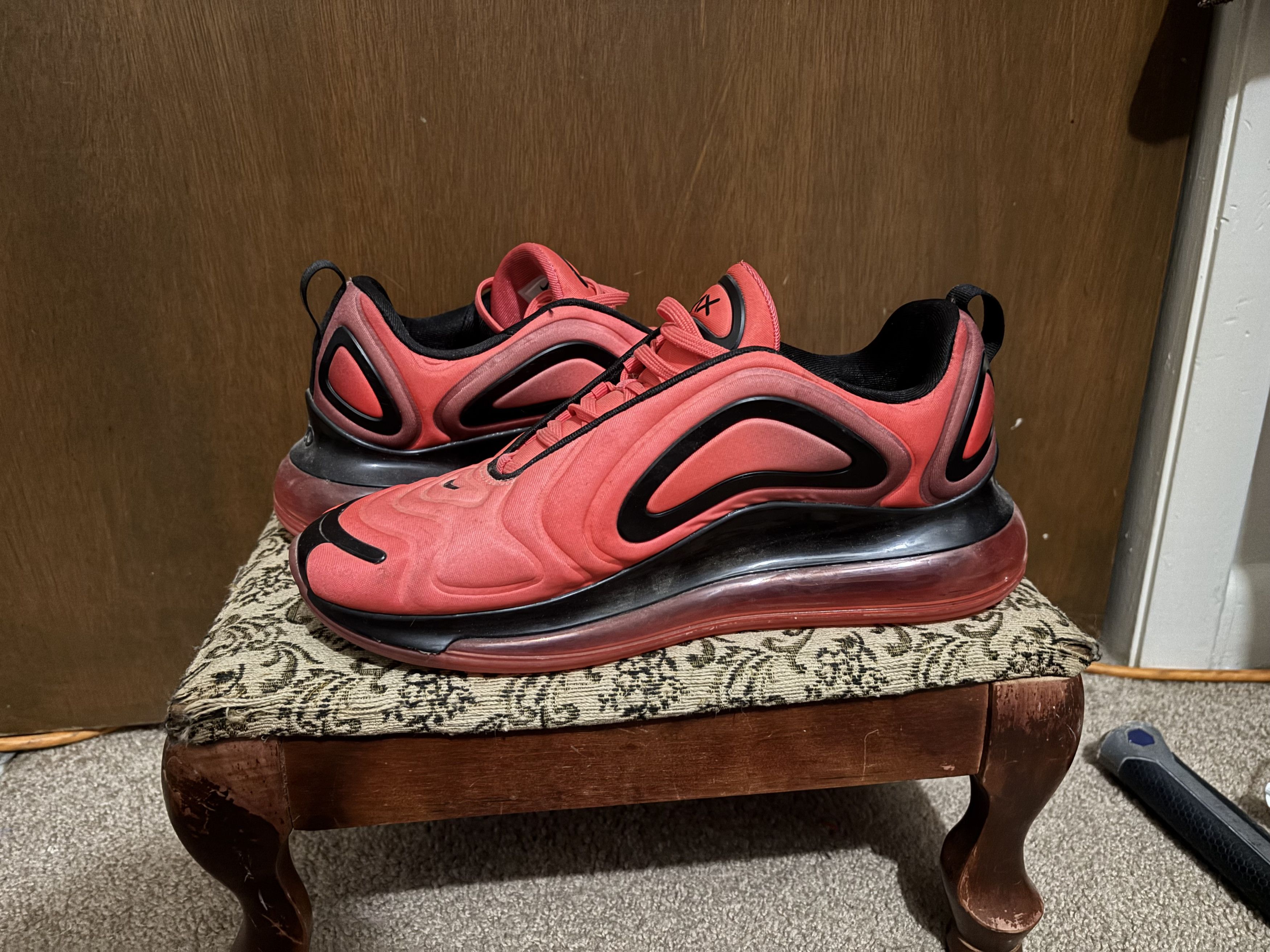 Nike Nike Airmax 720 Red Black Size US 9 / EU 42 - 1 Thumbnail