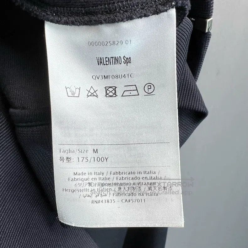 Valentino Valentino Valentino + jacket + jacket + sweatshirt + ROCKS Size US M / EU 48-50 / 2 - 4 Thumbnail
