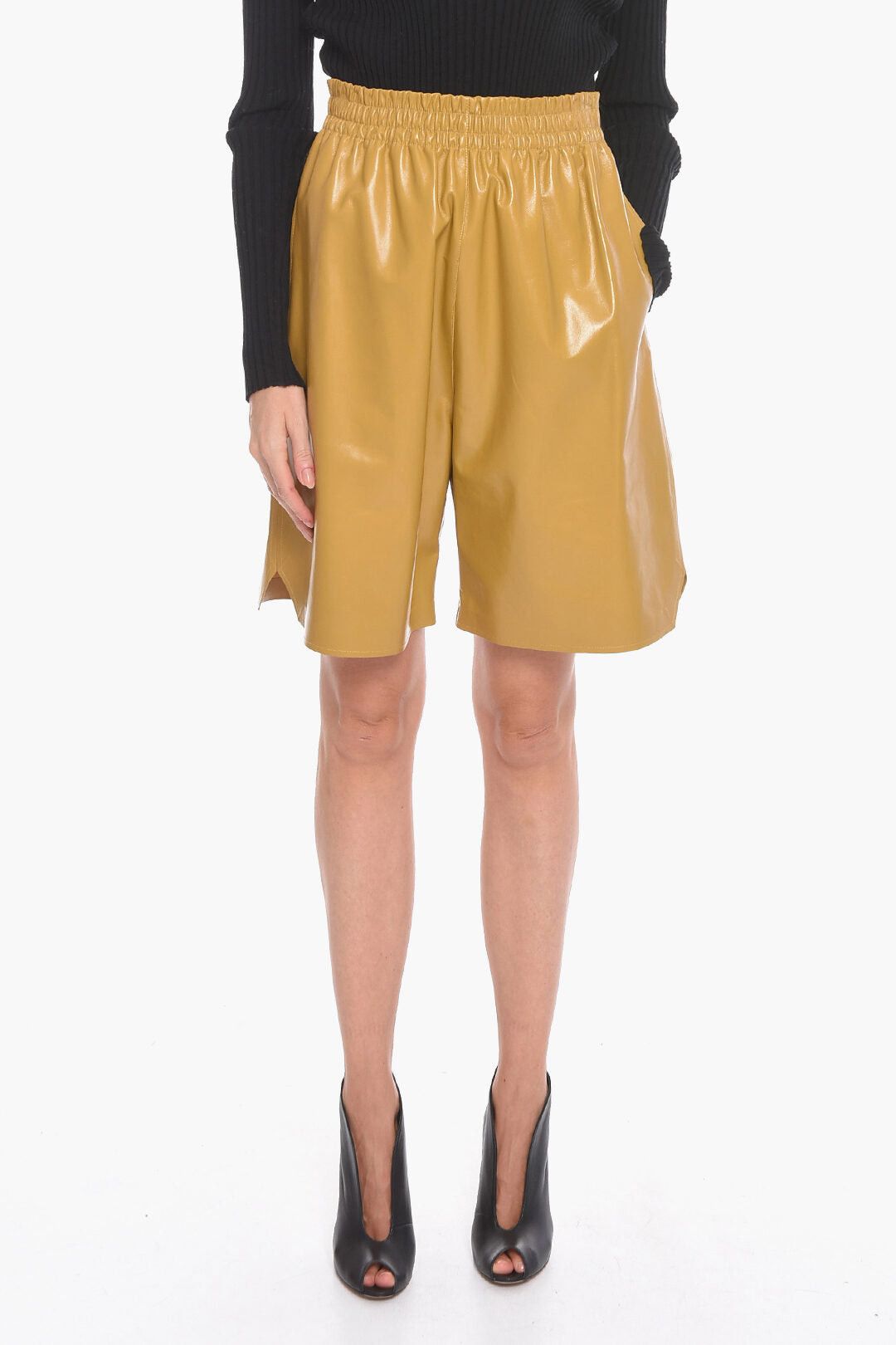 Bottega Veneta Gaucho Leather Shorts SHINY Size 25" / US 0 / IT 36 - 1 Thumbnail