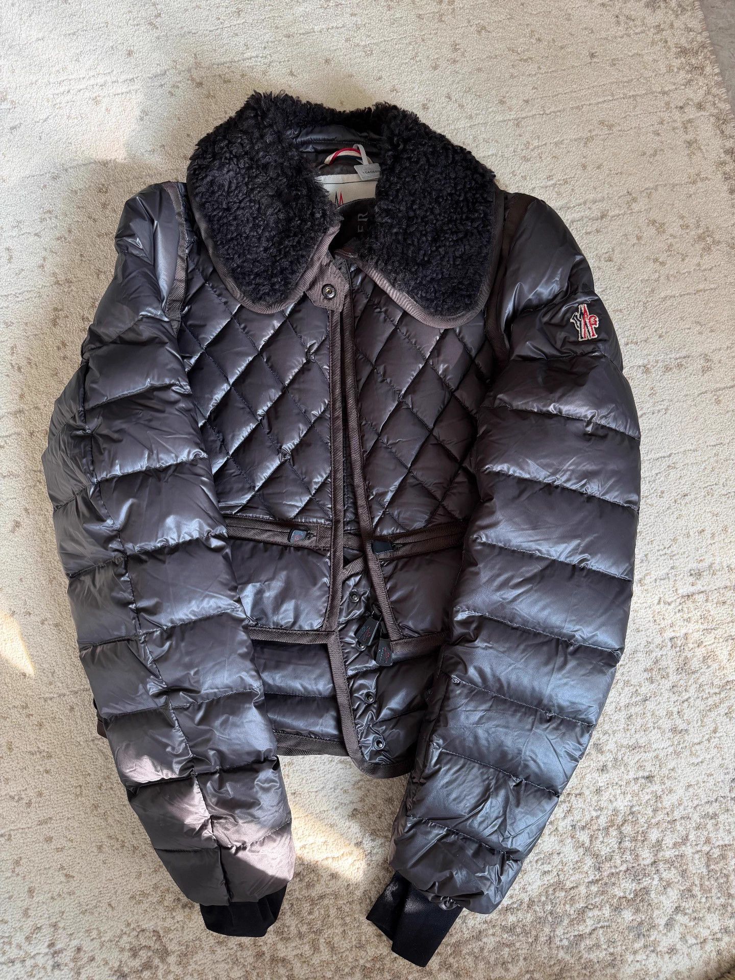 Moncler Moncler black puffer ski jacket size 1 fur trim Size US S / EU 44-46 / 1 - 1 Thumbnail