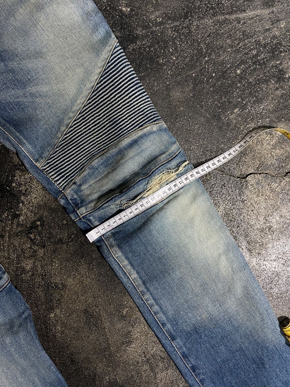 Balmain Balmain Denim Distressed Jeans moto bike Size US 31 - 22 Thumbnail