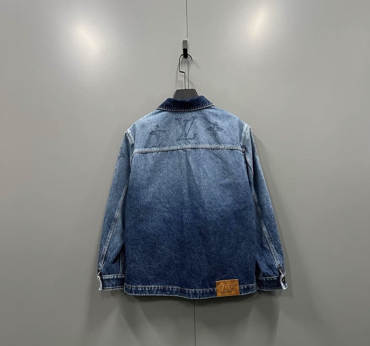 Louis Vuitton Louis Vuitton 2026 Gradient Monogram Denim Jacket J41 Size US XS / EU 42 / 0 - 2 Thumbnail